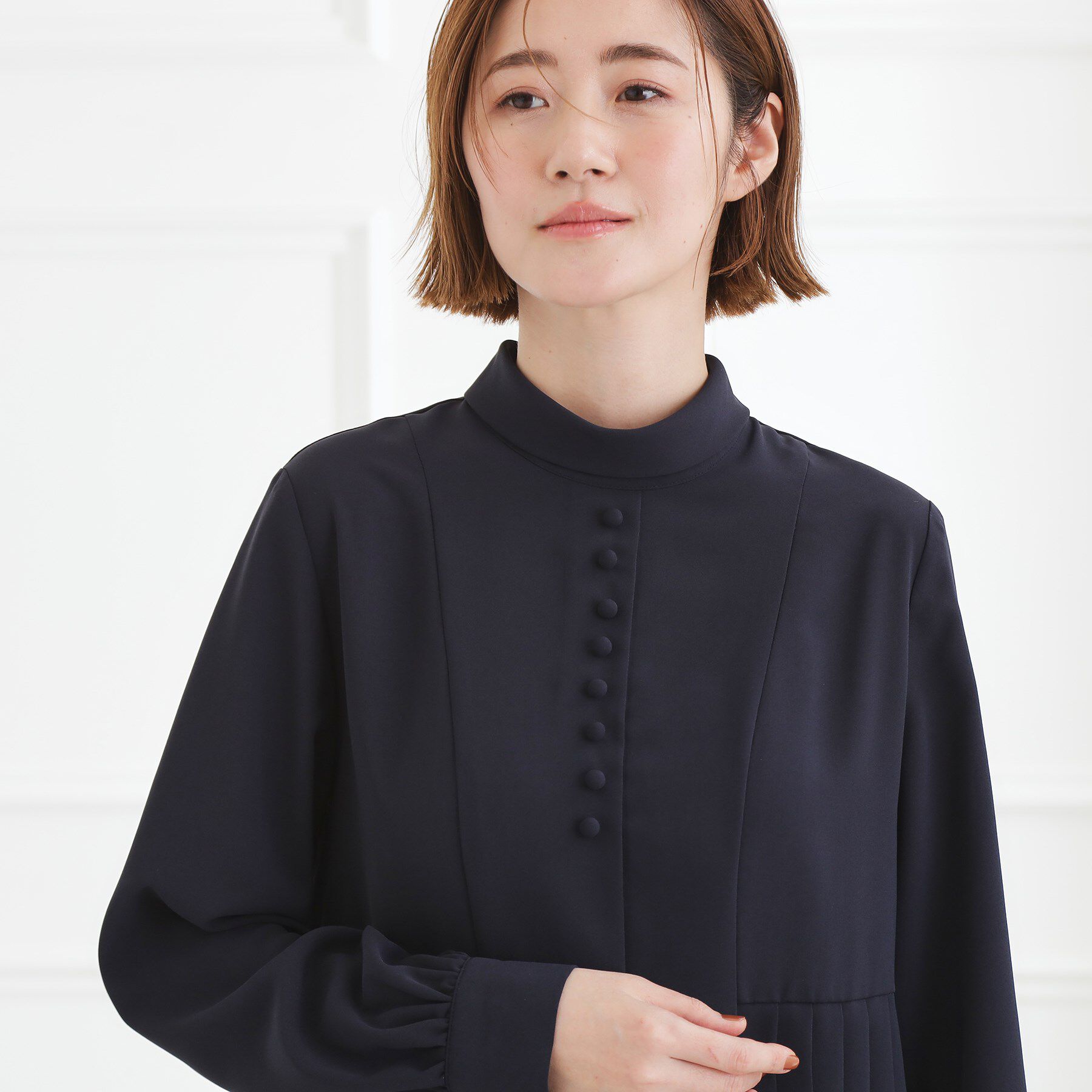 grove「【マシンウォッシュ/防シワ/UVカット】裾プリーツ取り外しボウタイブラウス」|シャツ・ブラウス|