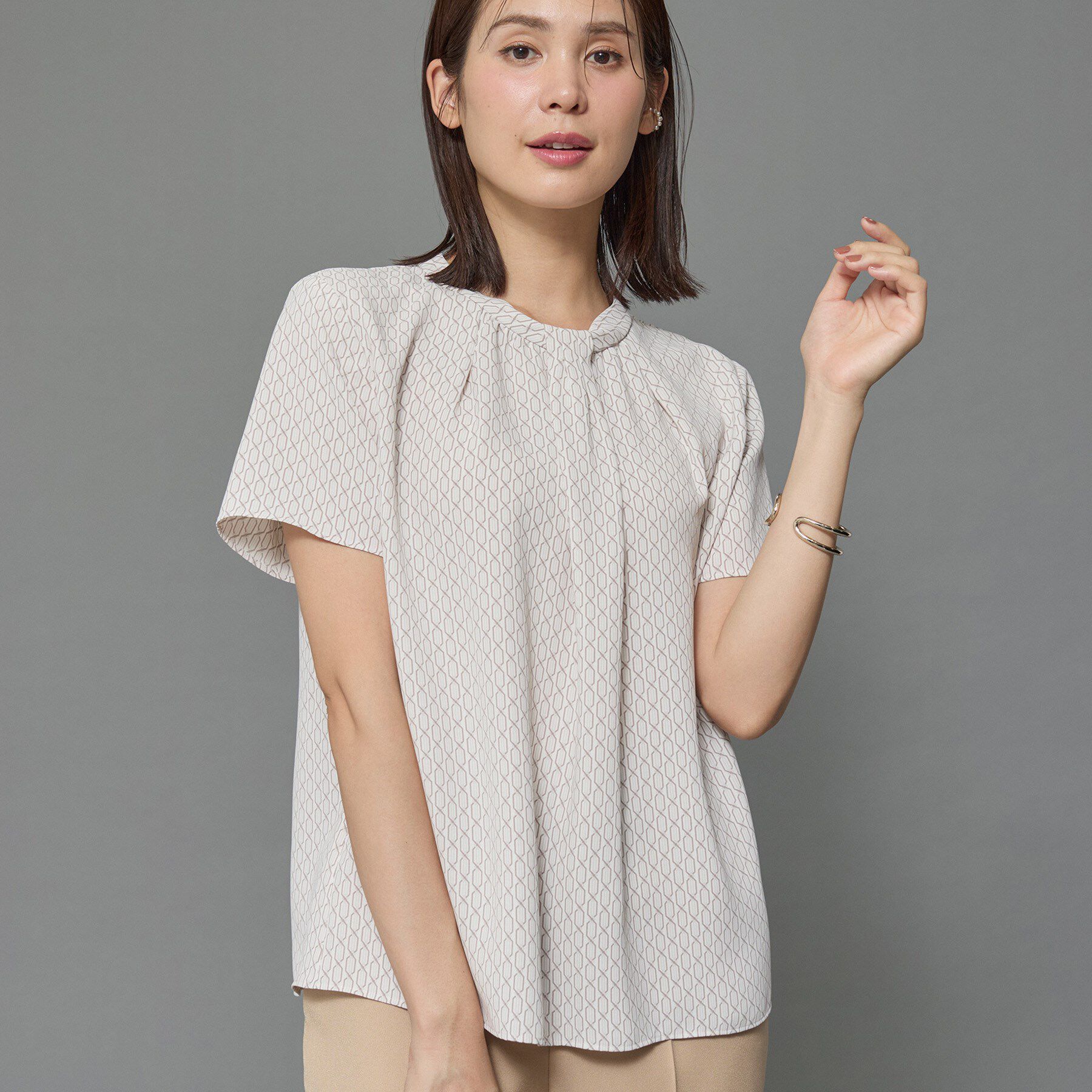 INDIVI「【UVケア】モノグラム ボウタイデザインブラウス」|シャツ・ブラウス|オフホワイト(103