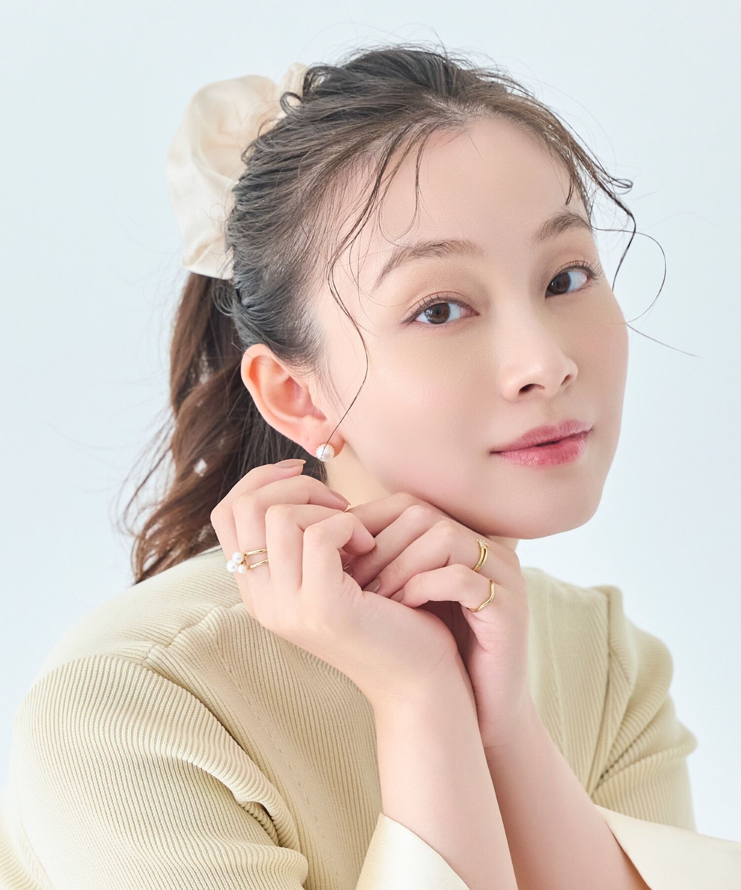  「ボリューミーシアーシュシュ　ベージュ/パール/大ぶり」|ブレスレット・バングル|