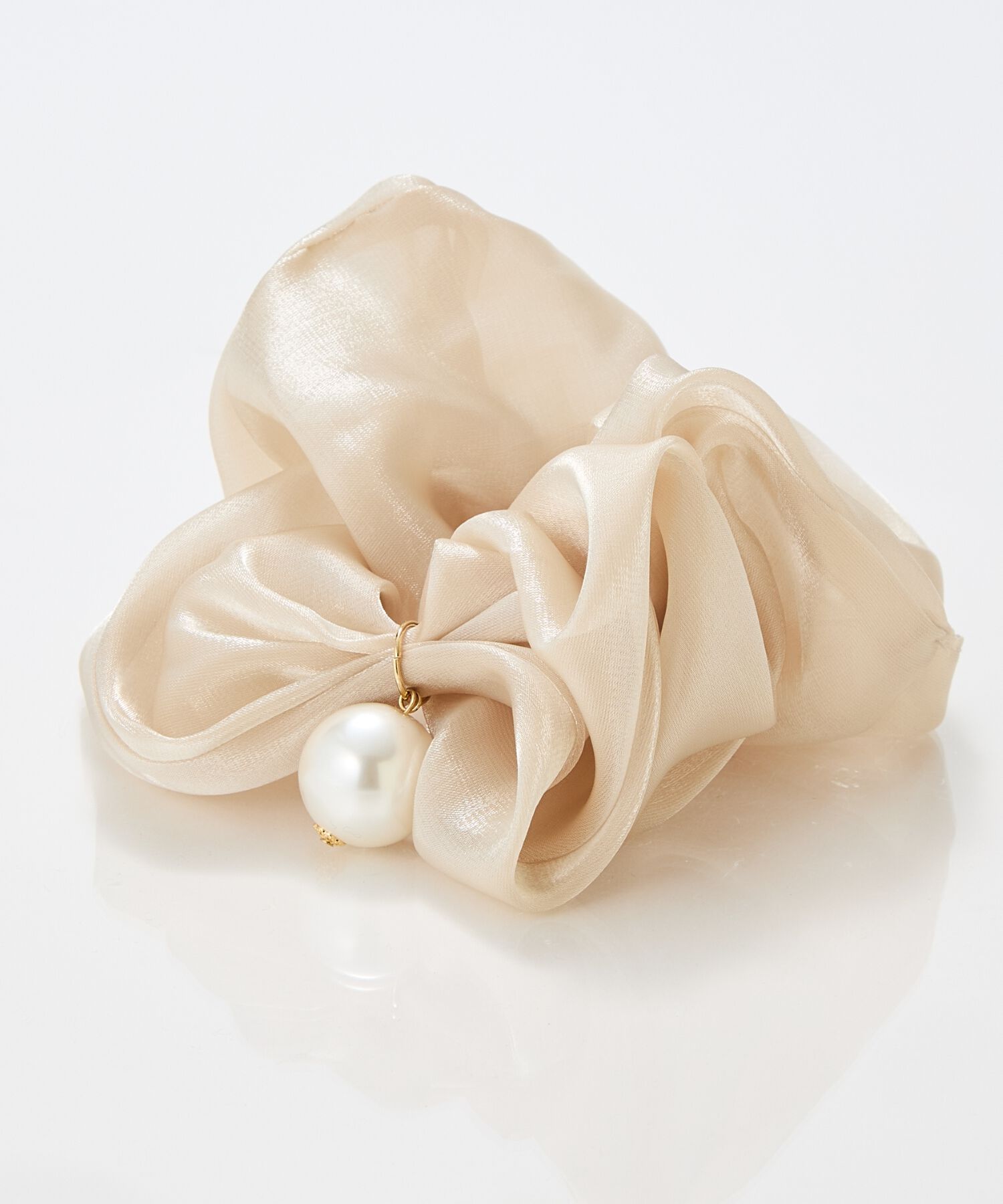  「ボリューミーシアーシュシュ　ベージュ/パール/大ぶり」|ブレスレット・バングル|