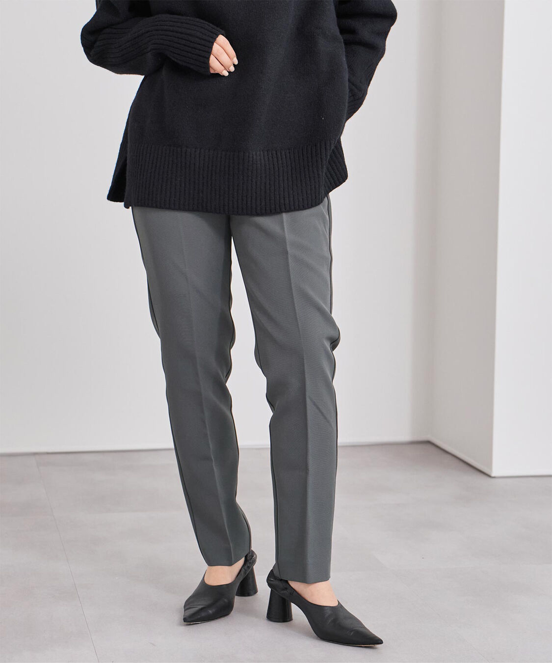 ur's「【星玲奈さんコラボアイテム】カラースティックパンツ」|スラックス|チャコール