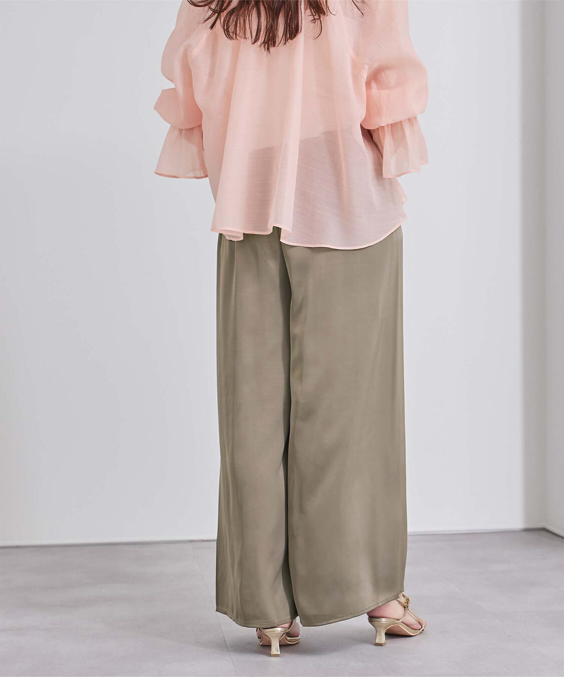 ur's「サテンイージードレープパンツ」|スラックス|