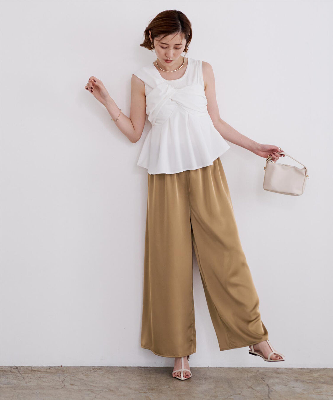 ur's「サテンイージードレープパンツ」|スラックス|