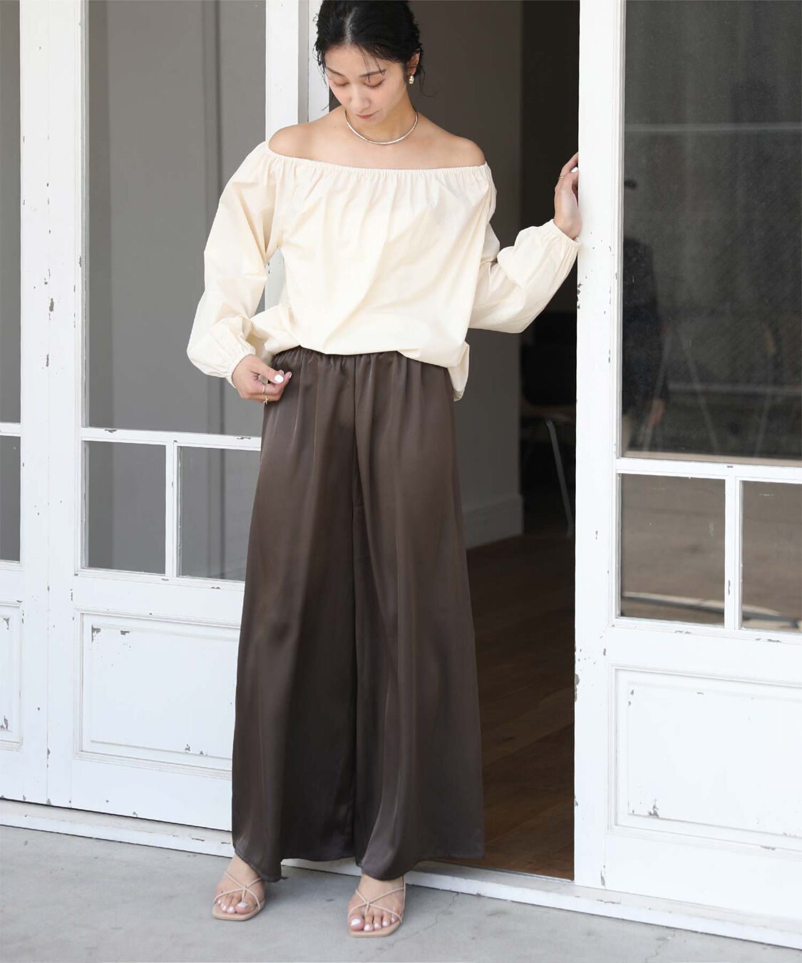 ur's「サテンイージードレープパンツ」|スラックス|