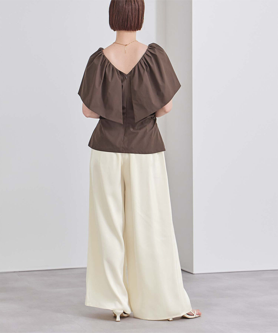 ur's「サテンイージードレープパンツ」|スラックス|