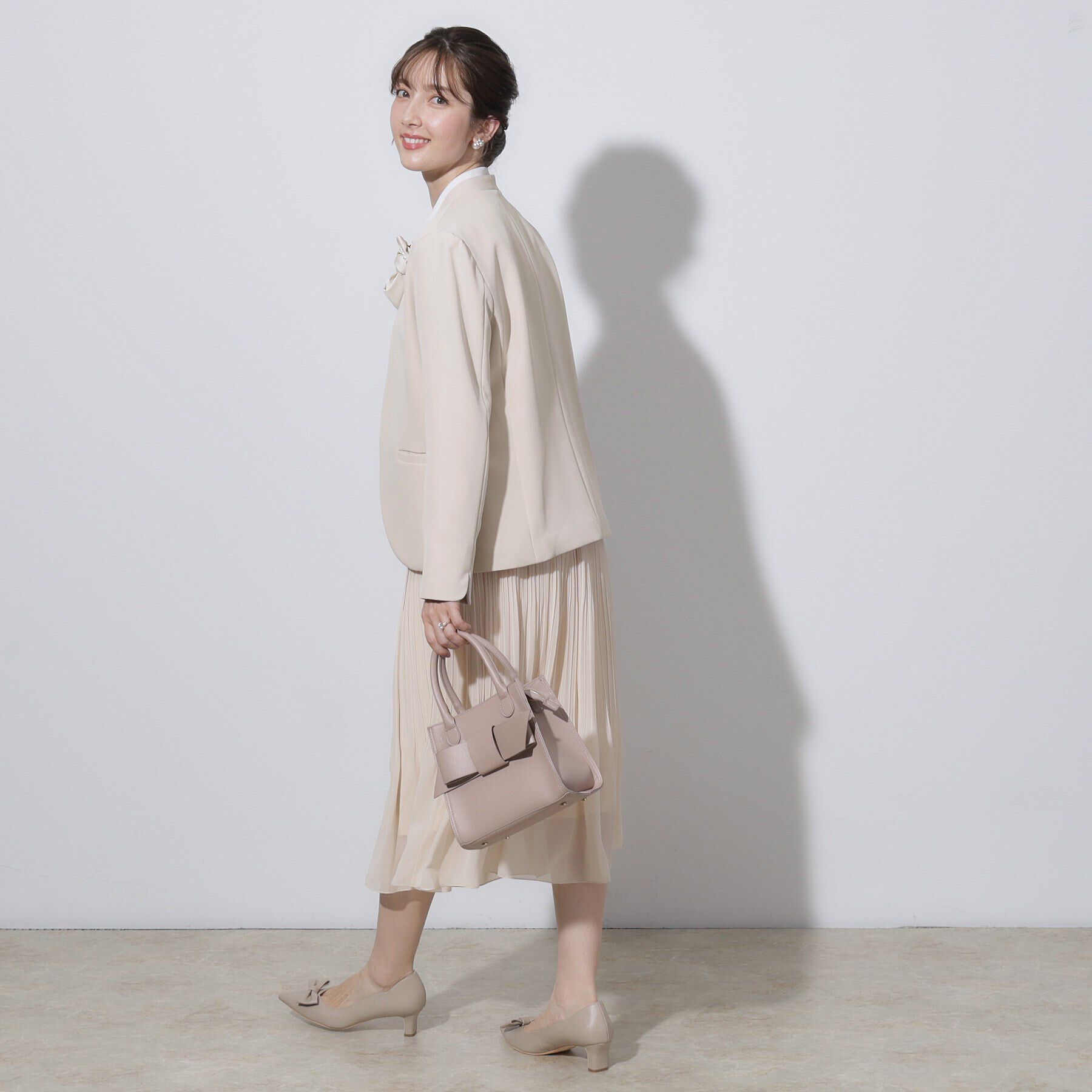 Couture broach「【セレモニーシーン/お仕事にも】ダブルクロスカラーレスジャケット」|ノーカラージャケット|