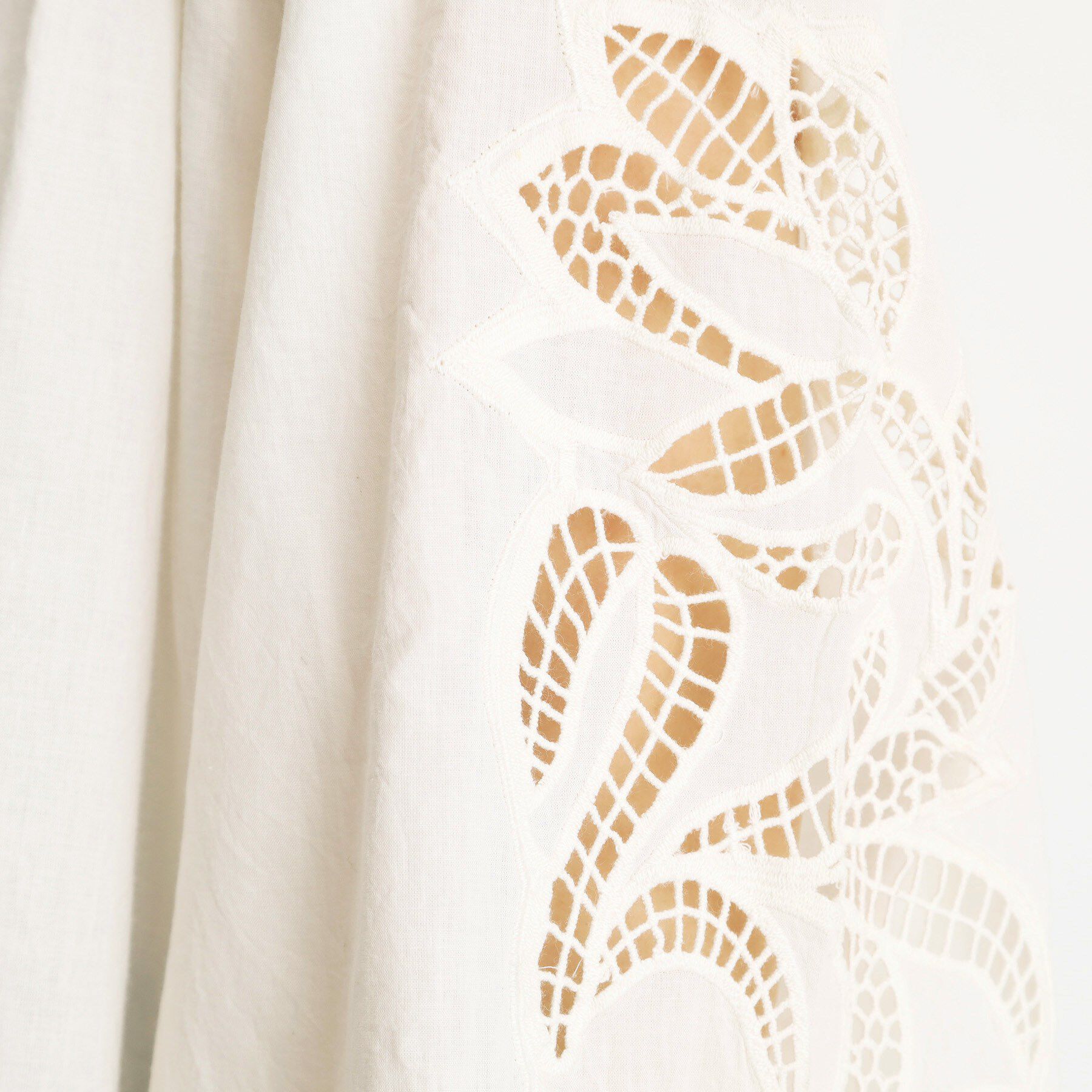 THE SHOP TK「袖刺繍コットンブラウス【洗える】」|シャツ・ブラウス|