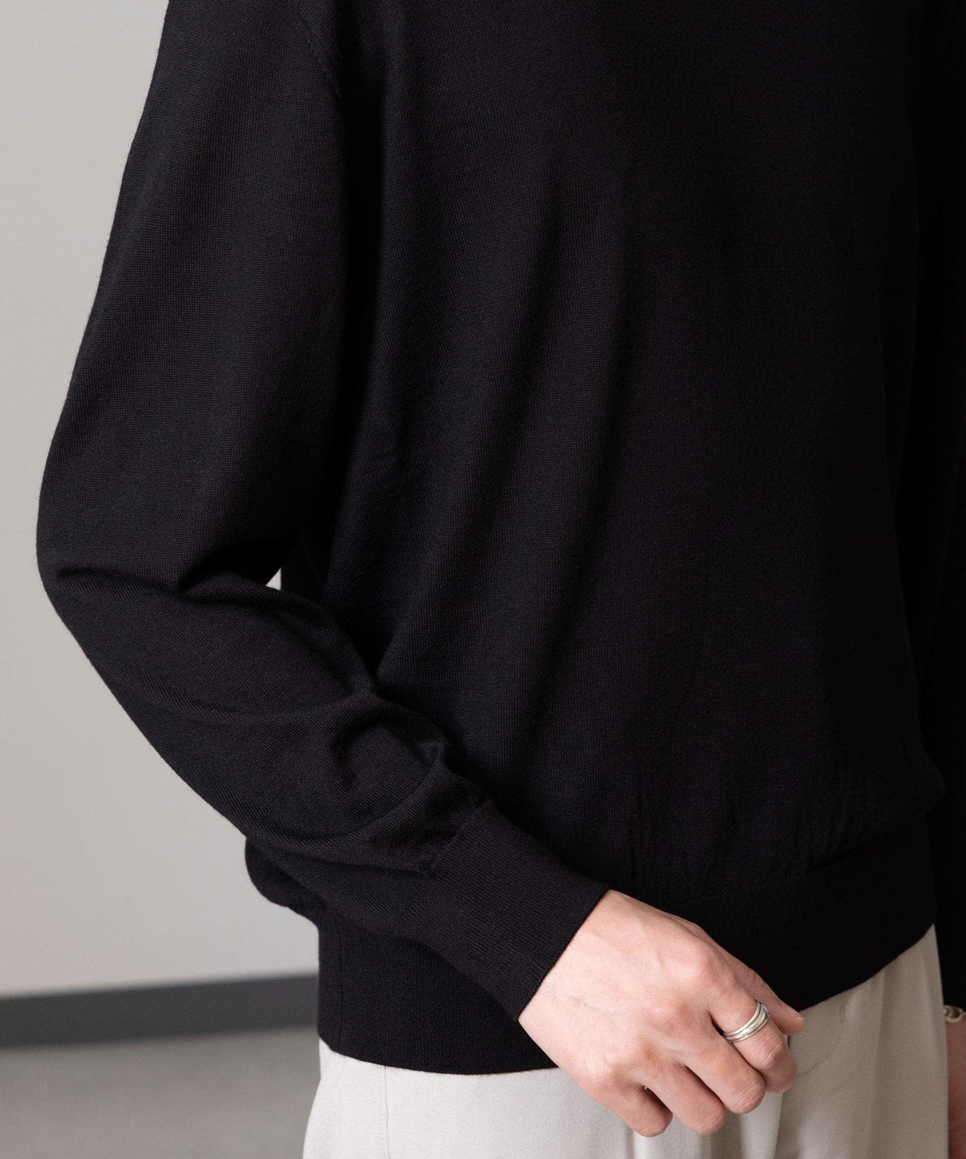 nano･universe「「毛玉レスニット」ファインゲージVネック」|ニット・セーター|