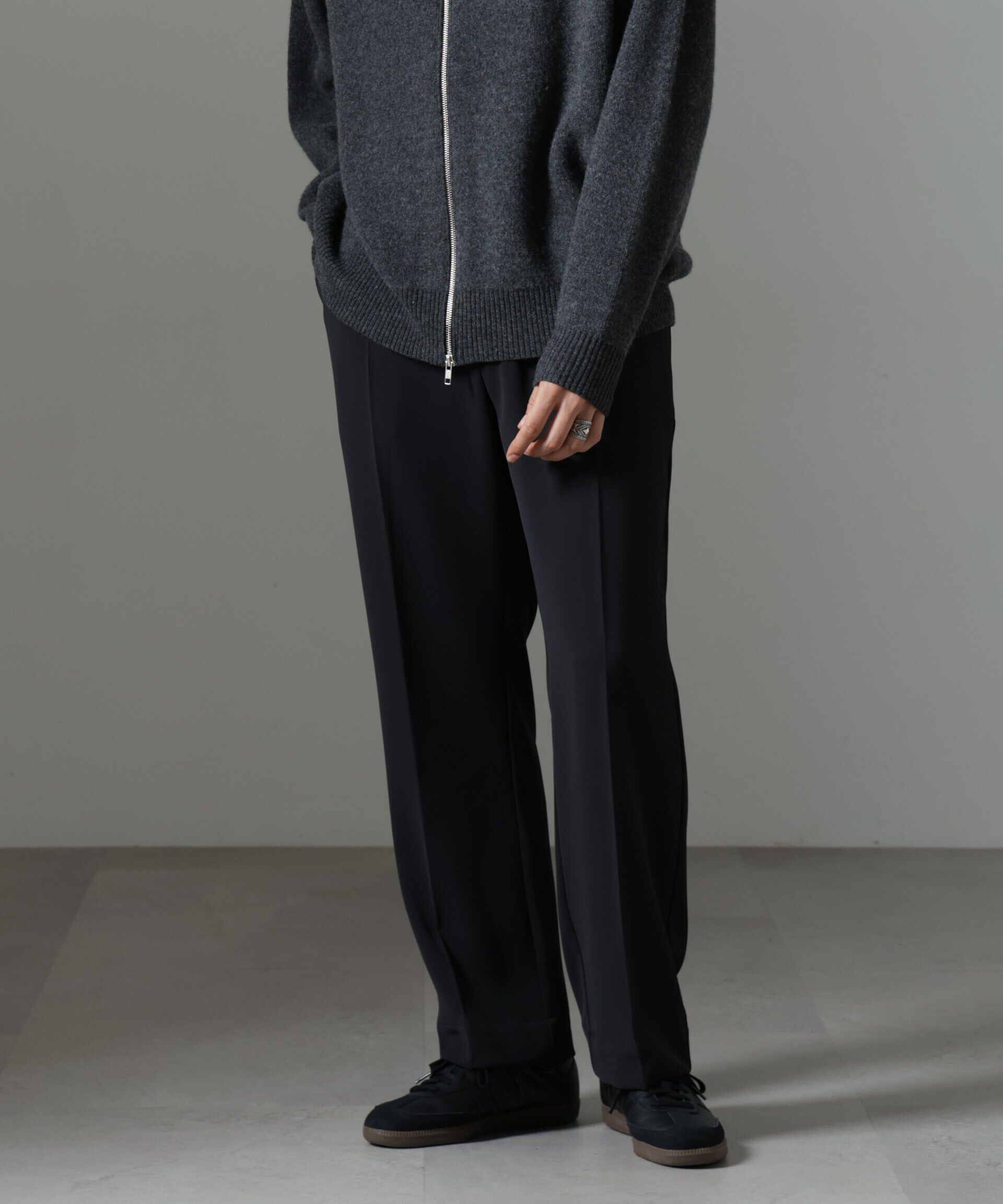 nano･universe「ドレープ ストレートスラックス(セットアップ可)」|チノ|ブラック