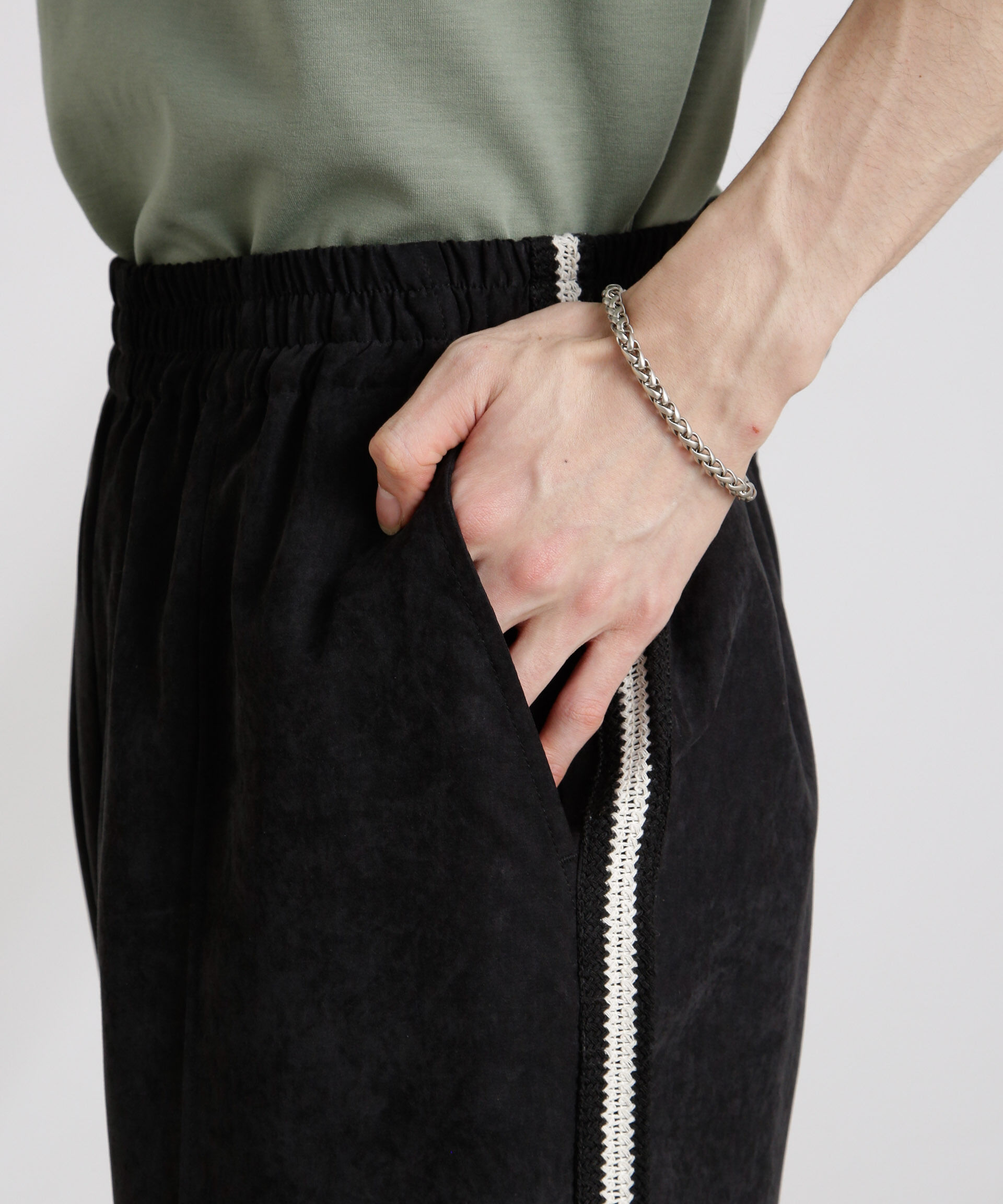 nano･universe「NORMANBROS/NORMANBROS別注 トラックパンツ」|チノ|