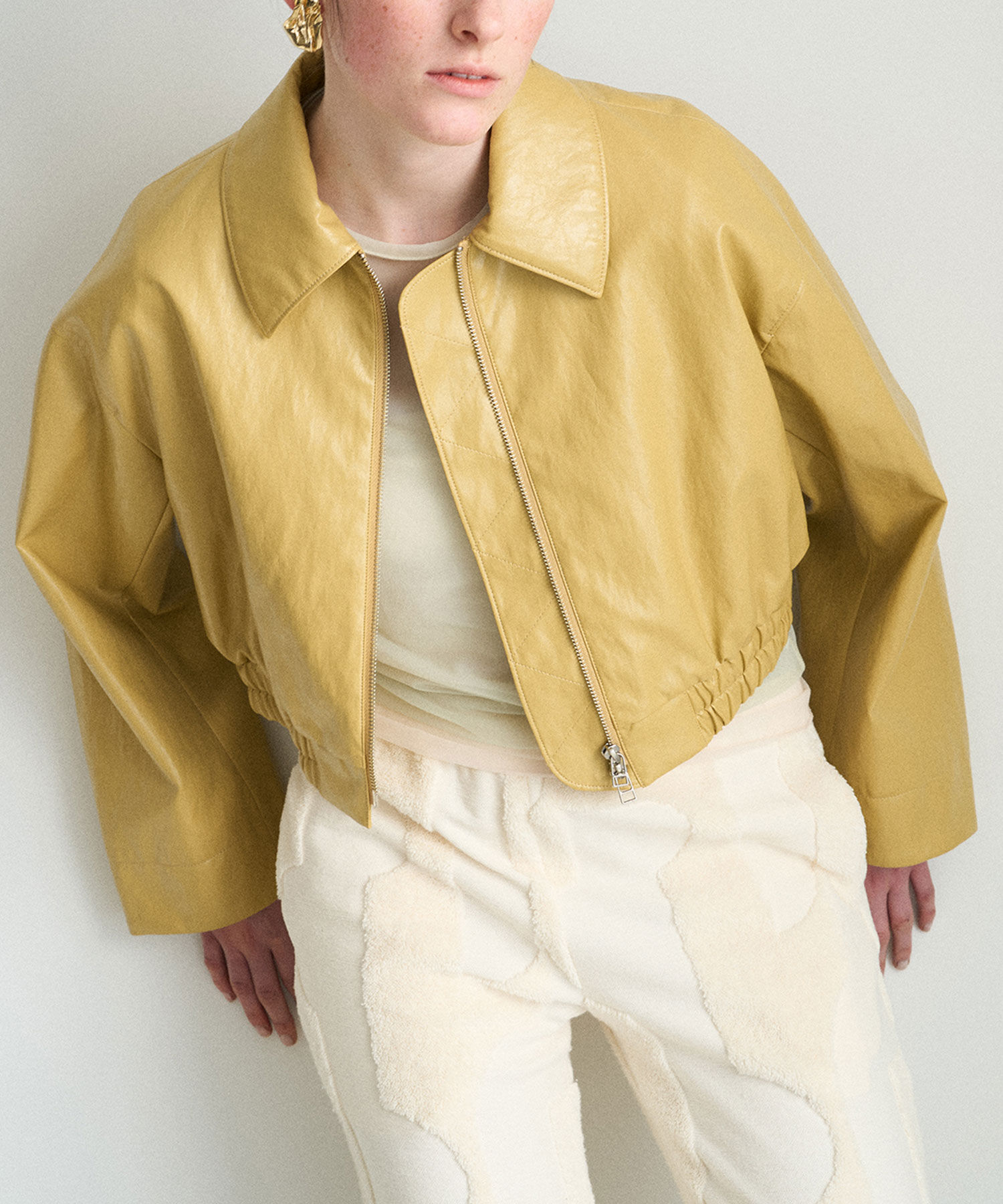 ADAM ET ROPE'「フェイクレザーショートブルゾン」|ブルゾン・スタジャン|ベージュ(27)