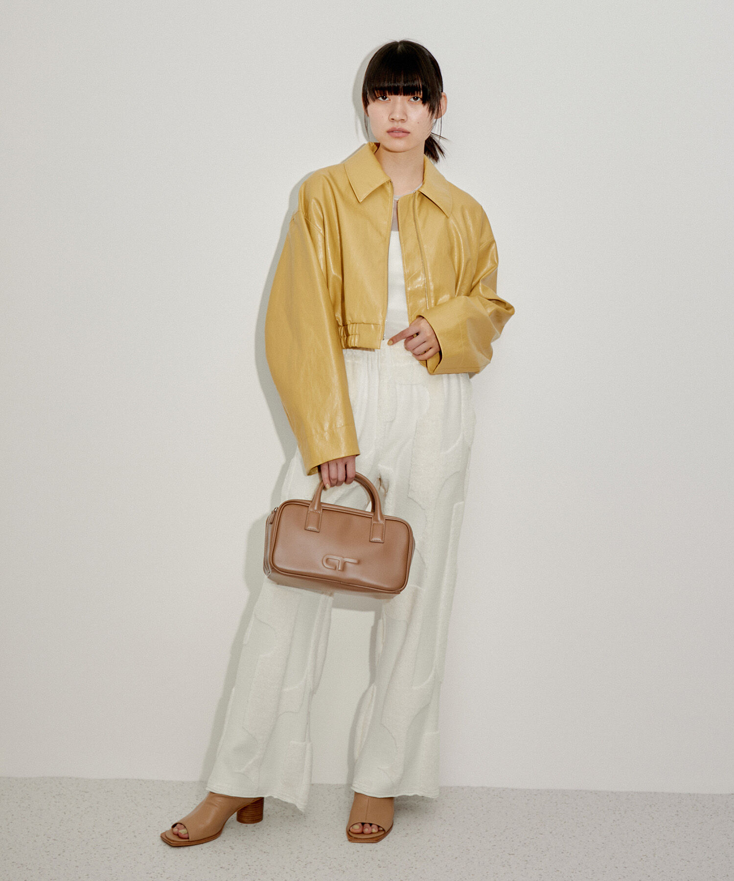 ADAM ET ROPE'「フェイクレザーショートブルゾン」|ブルゾン・スタジャン|