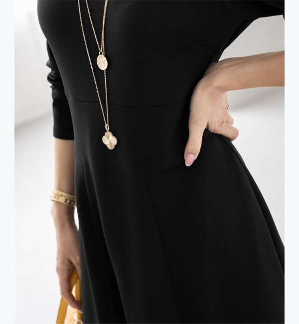 ur's「【星玲奈さんコラボアイテム】ボンディングフィットアンドフレアワンピース」|ワンピース|