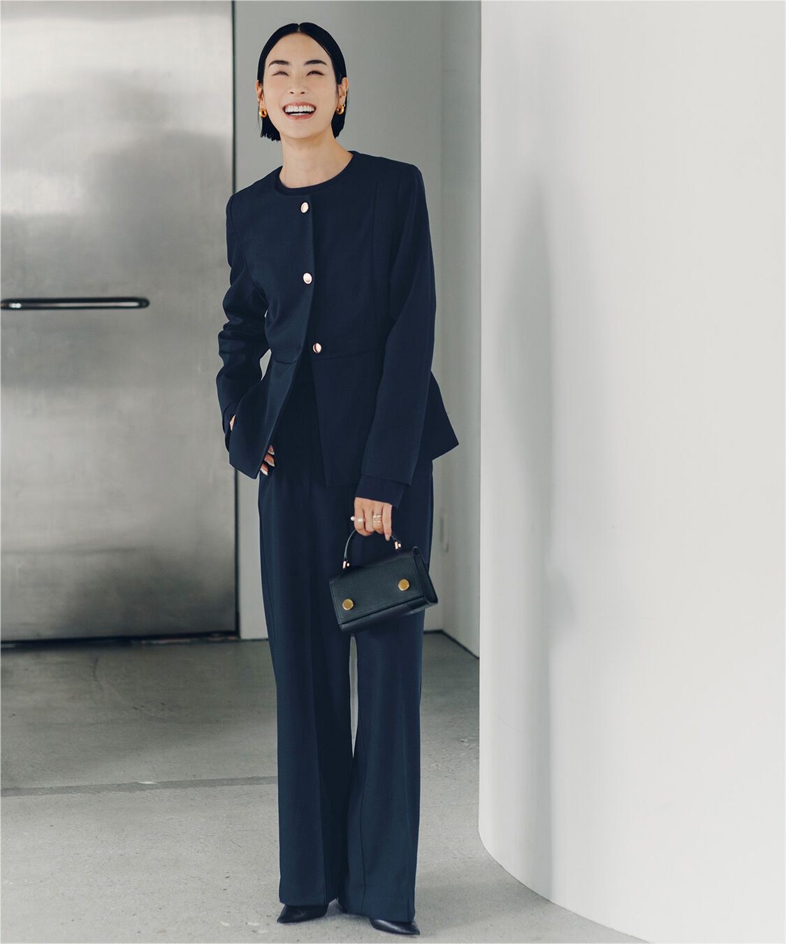 ur's「【小林有里さんコラボアイテム】美シルエットゴールド釦ペプラムジャケット」|ノーカラージャケット|