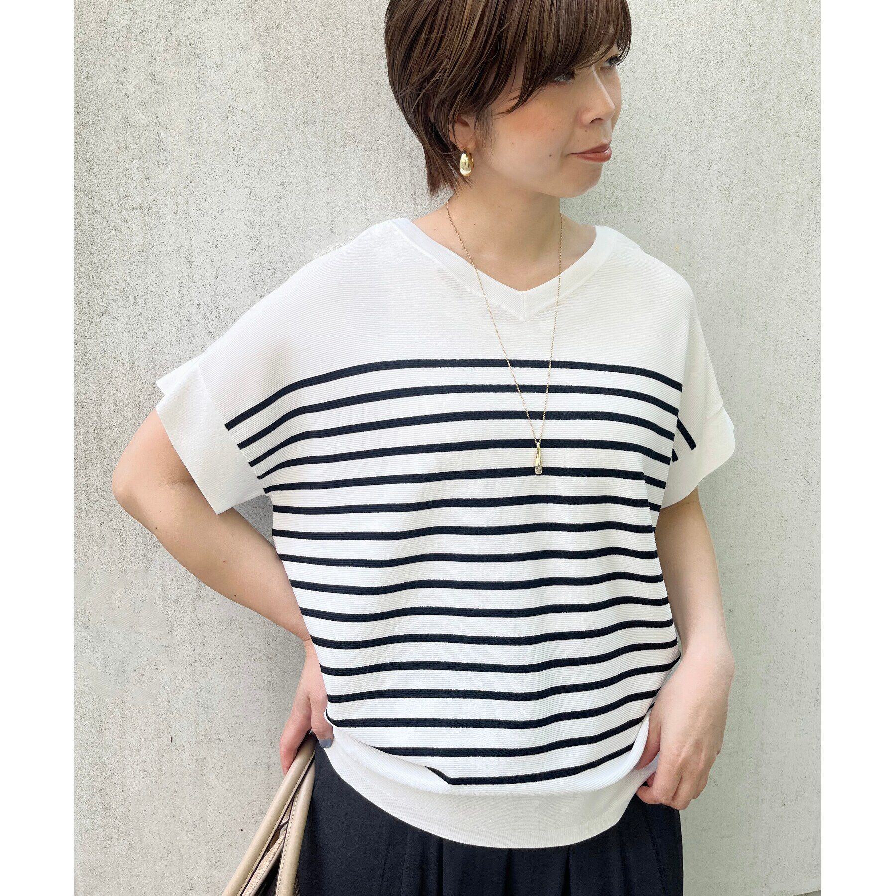 UNTITLED「【大人気のベストセラーアイテム！／洗える】前後2WAY レーヨンストレッチニット」|ニット・セーター|ホワイト&times;ブラック(