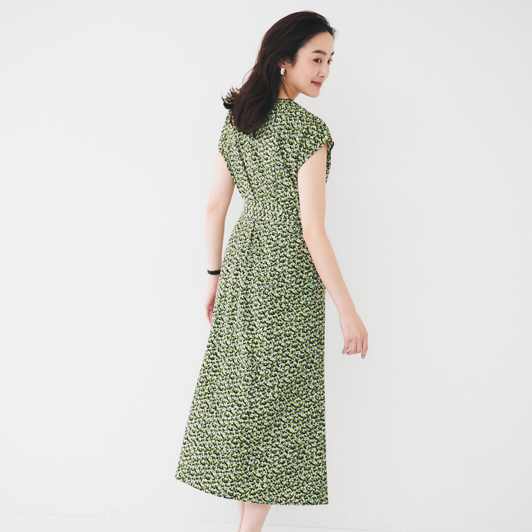 UNTITLED「【きれいめ/洗える/夏ワンピ】モザイク柄ワンピース」|ワンピース|