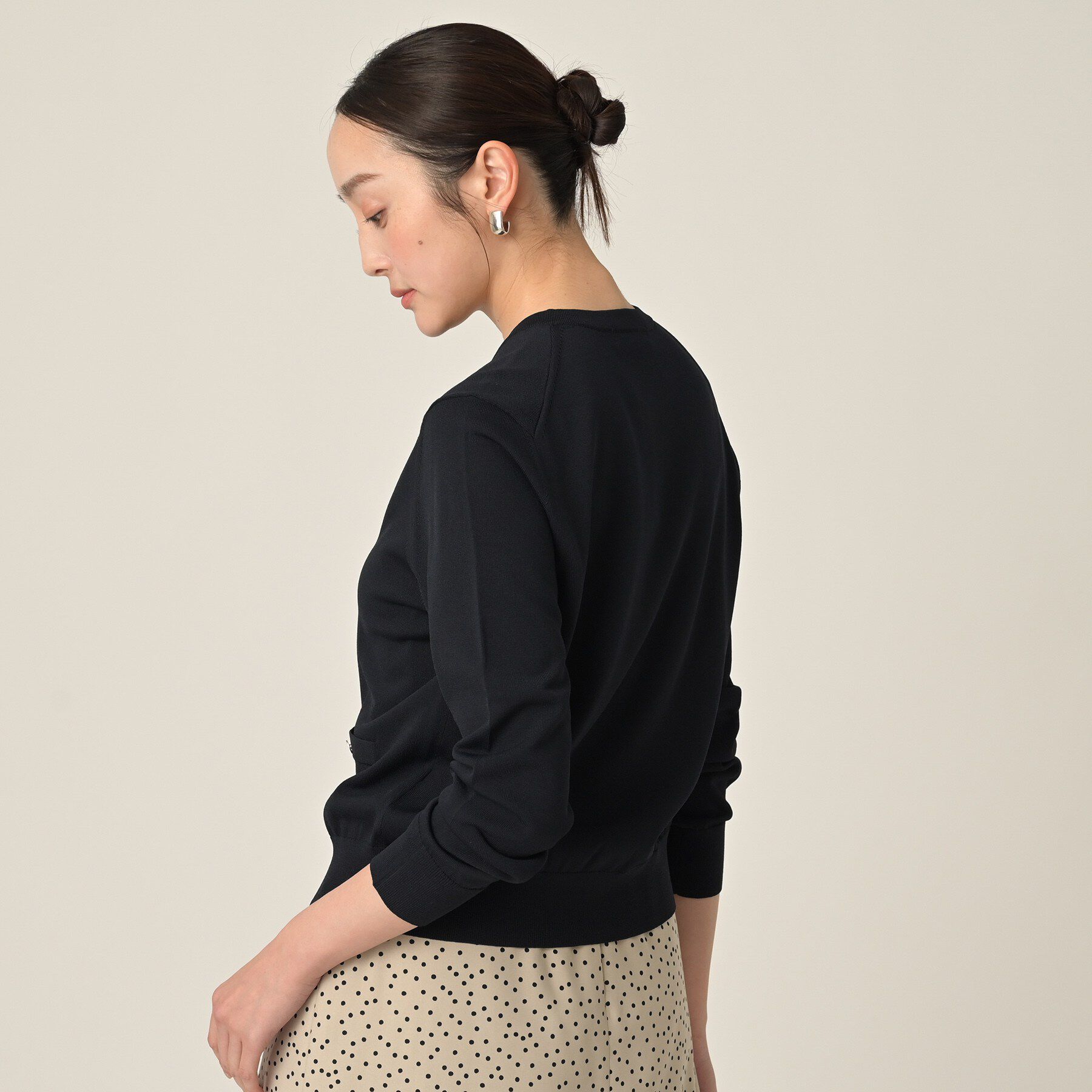 UNTITLED「クルーネックニットカーディガン」|カーディガン|