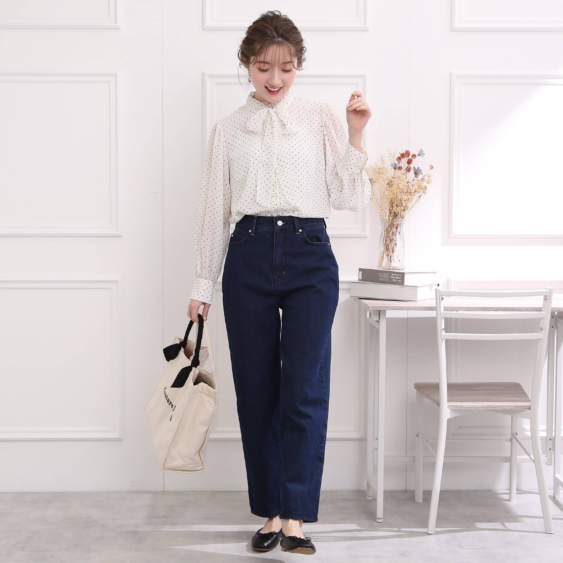 Couture broach「【大人可愛いデニムスタイル】リボン刺繍テーパードデニム」|デニム|