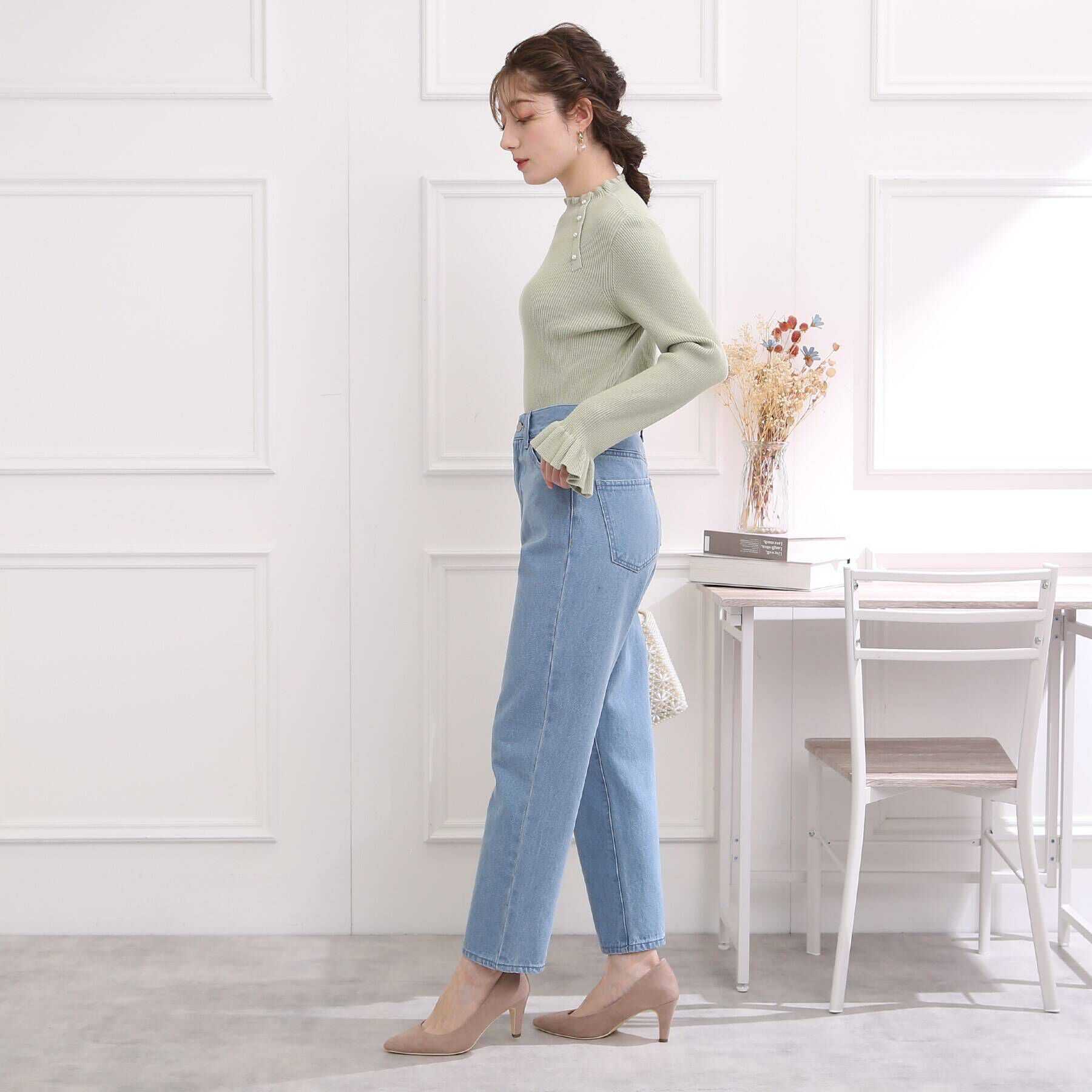 Couture broach「【大人可愛いデニムスタイル】リボン刺繍テーパードデニム」|デニム|