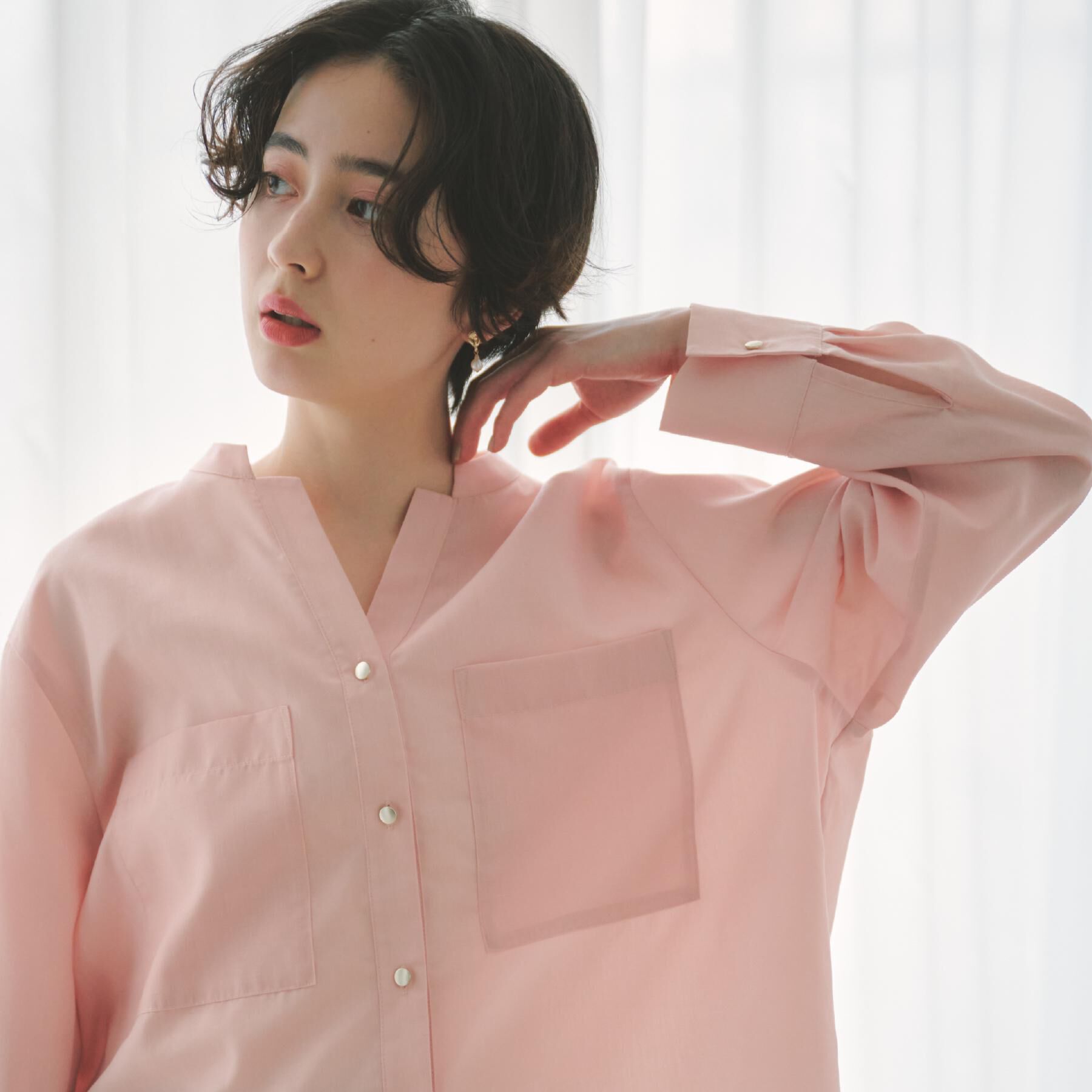 THE SHOP TK「【刻みネックですっきり見え】Wポケット金ボタンシャツ」|シャツ・ブラウス|