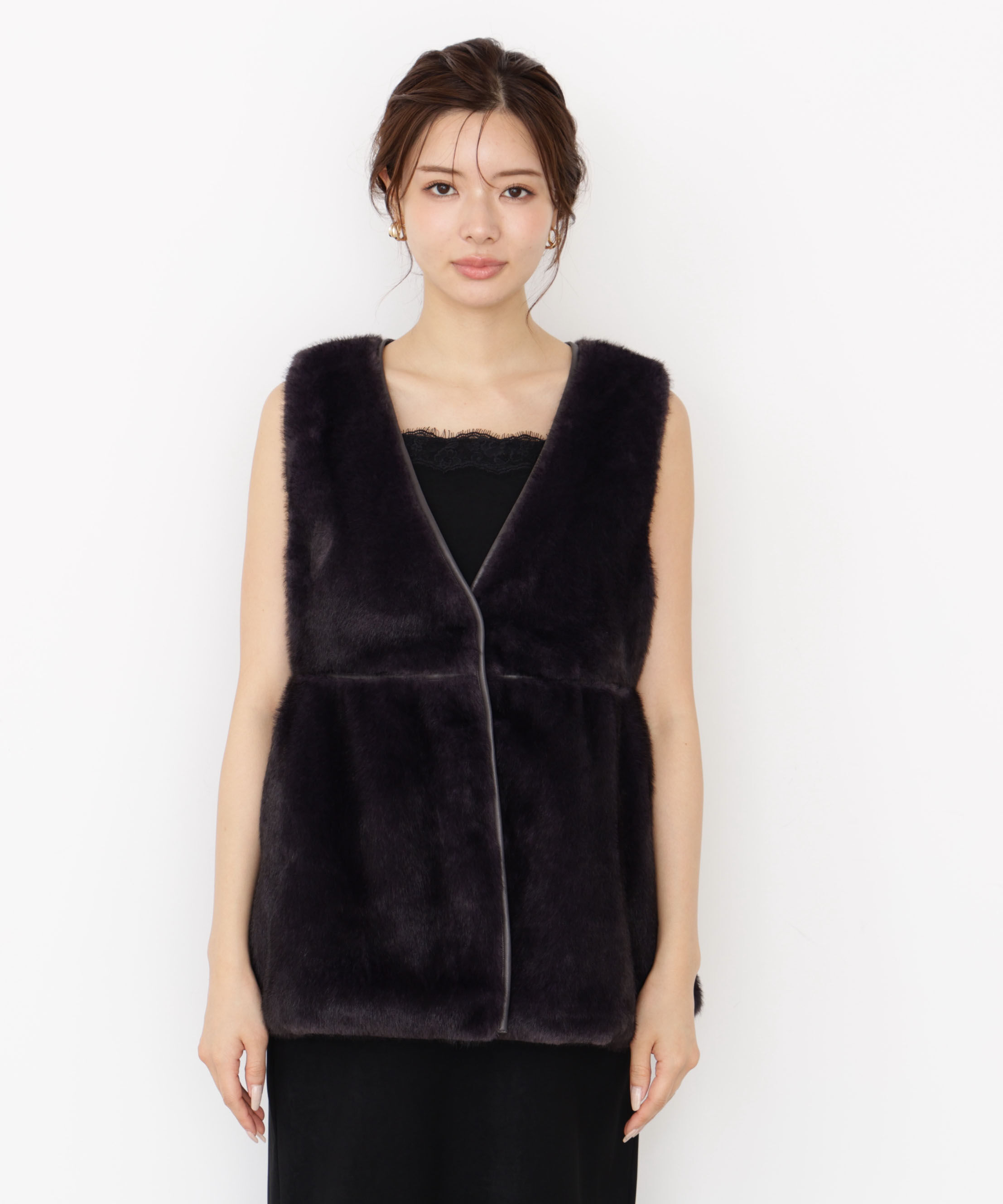 PROPORTION BODY DRESSING「フェイクファーペプラムジレ 25AW」|ブルゾン・スタジャン|