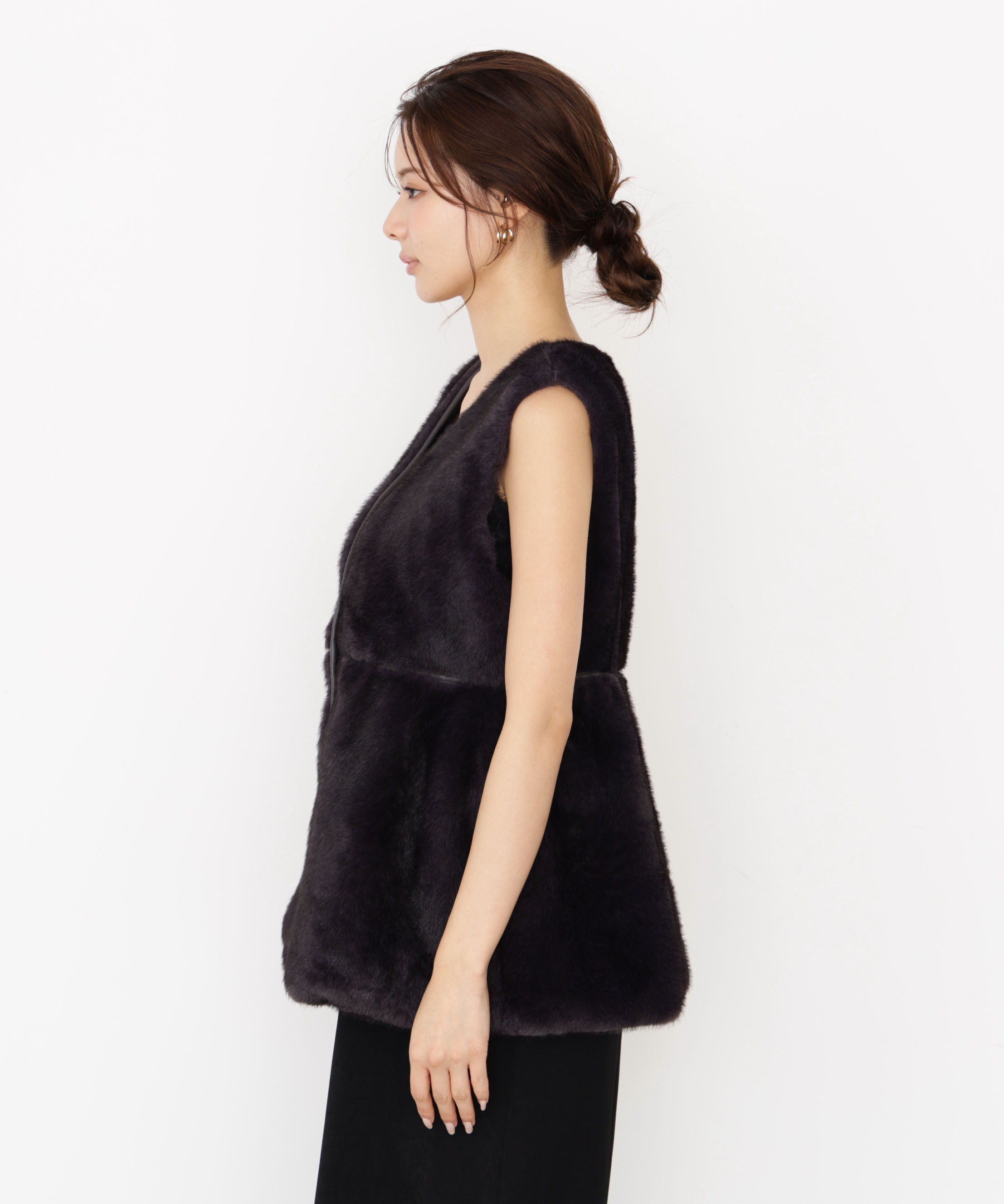 PROPORTION BODY DRESSING「フェイクファーペプラムジレ 25AW」|ブルゾン・スタジャン|