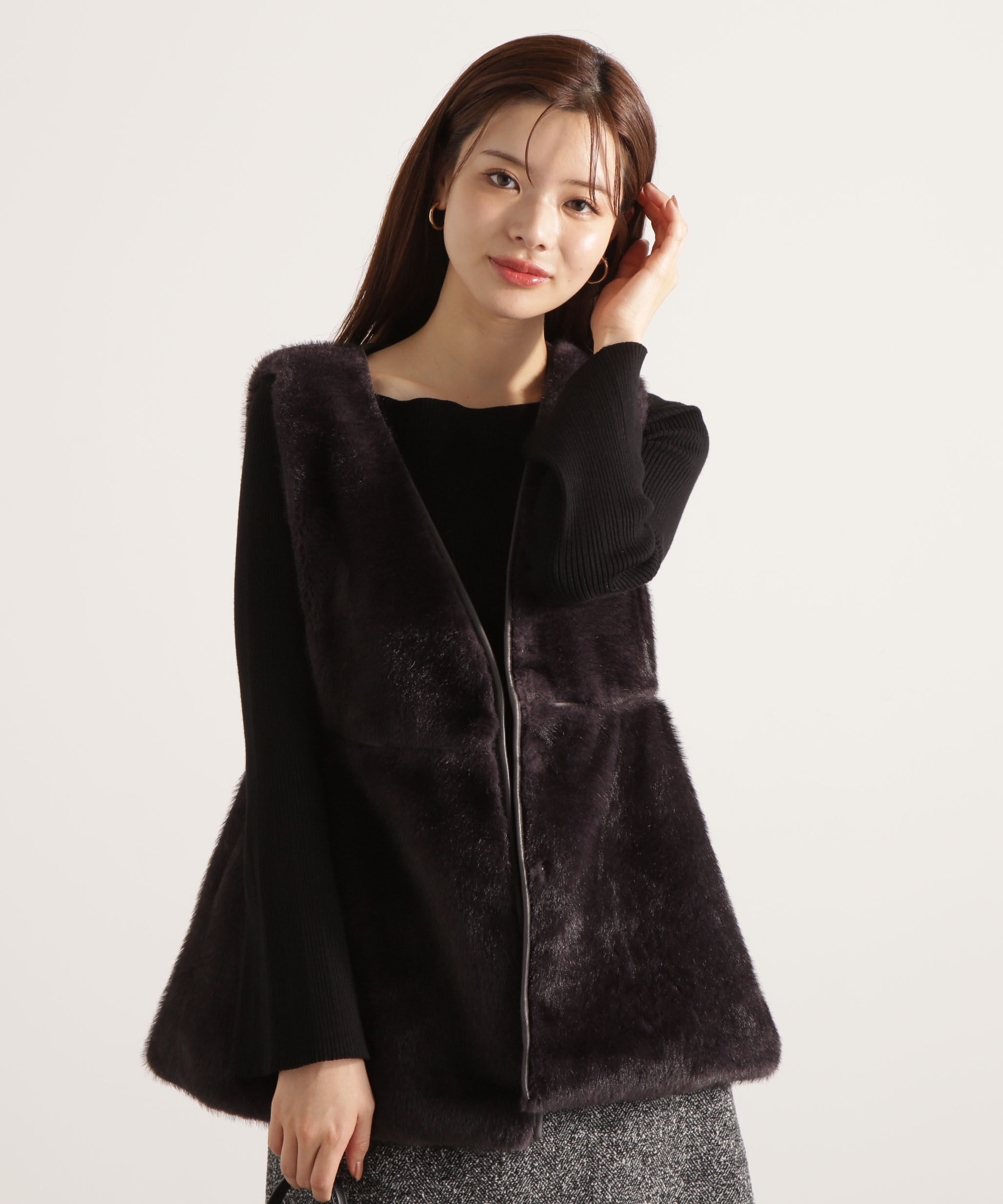 PROPORTION BODY DRESSING「フェイクファーペプラムジレ 25AW」|ブルゾン・スタジャン|