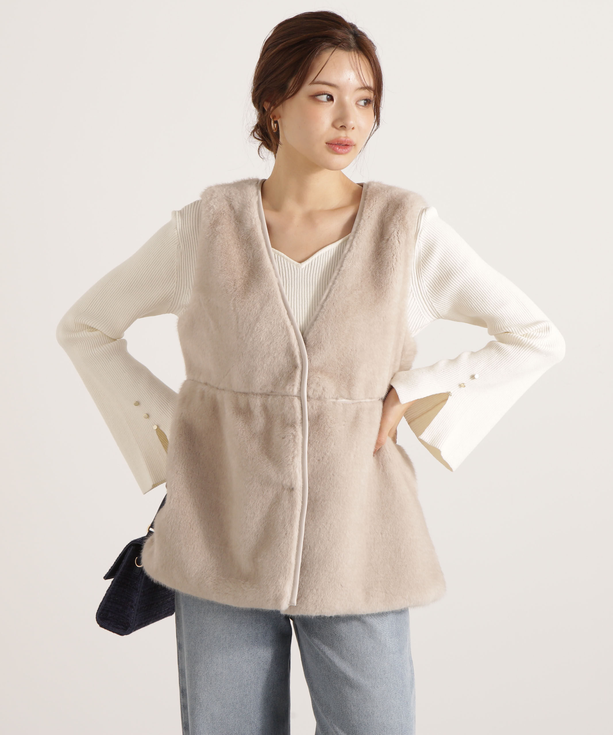 PROPORTION BODY DRESSING「フェイクファーペプラムジレ 25AW」|ブルゾン・スタジャン|