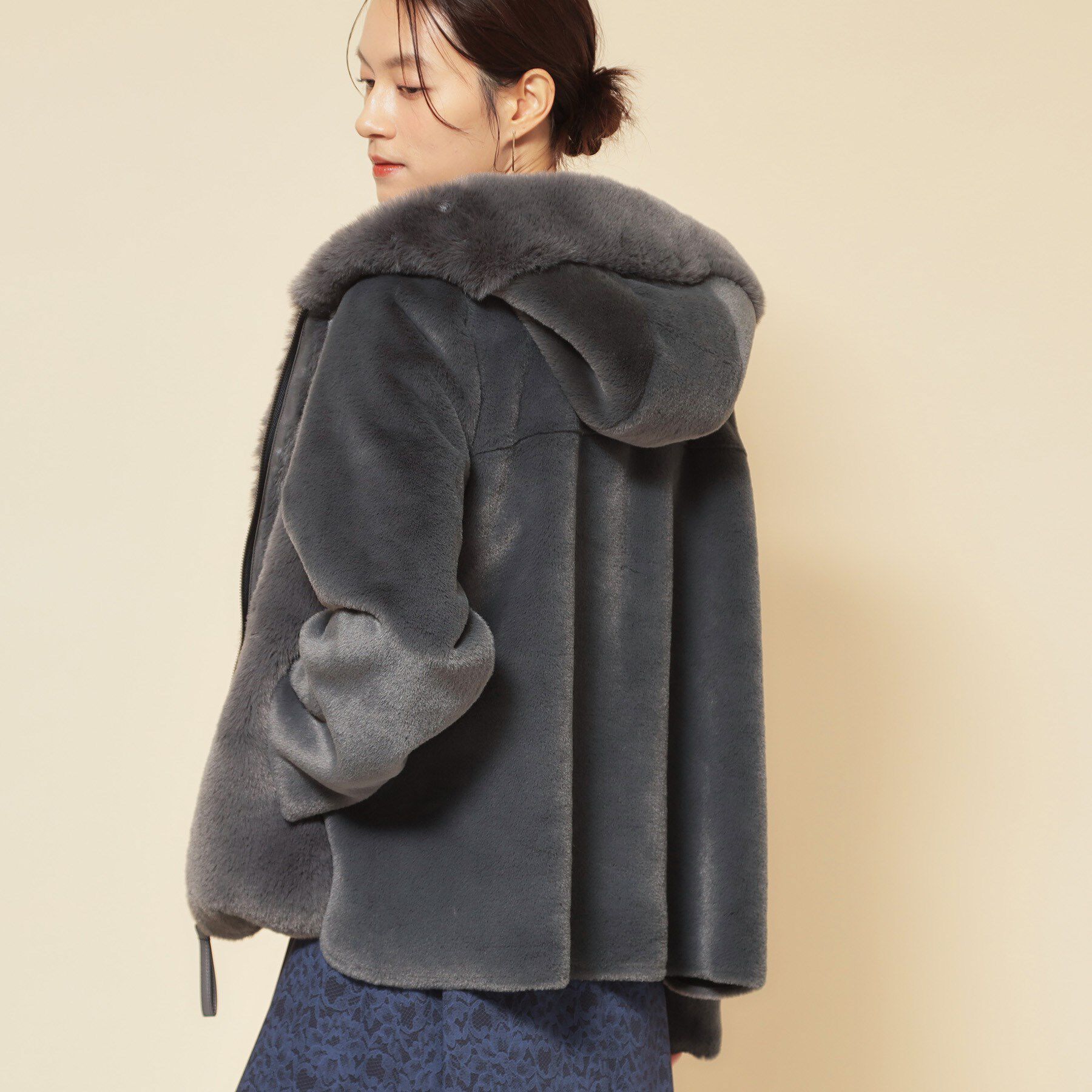 SunaUna「【冬を彩る異素材フェイクファーアウター】」|ブルゾン・スタジャン|チャコールグレー(0