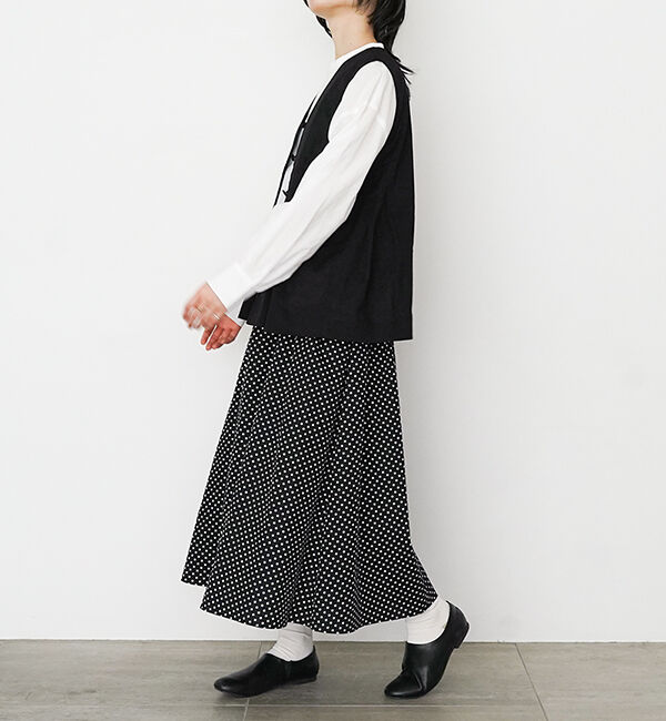 オオカミとフクロウ「フクロウと通り雨のカヌレ」|スカート|