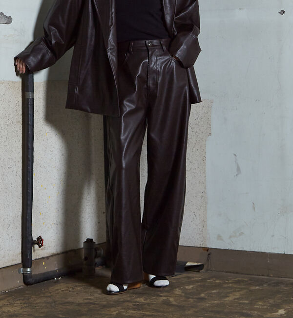 NOMINE「フェイクレザー カーブ パンツ」|その他|ブラウン
