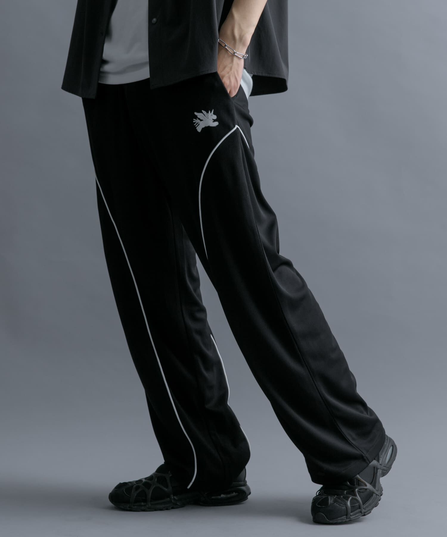 SENSE OF PLACE by URBAN RESEARCH「『別注』SHUHEI KOKI&times;SENSE OF PLACE　トラックパンツ」|その他|