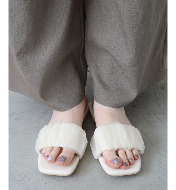  「《WEB限定アイテム》ギャザーフラットサンダル」|サンダル|