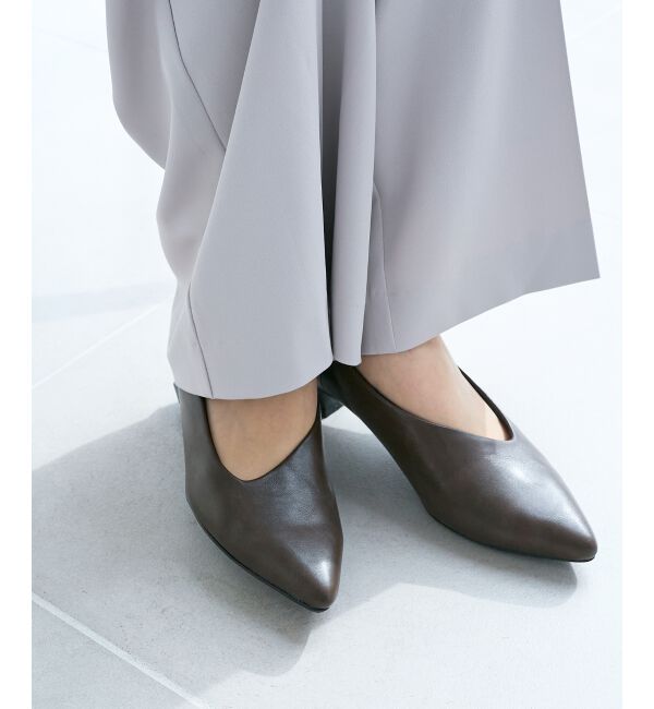  「《WEB限定アイテム》アシンメトリーカットパンプス」|パンプス|