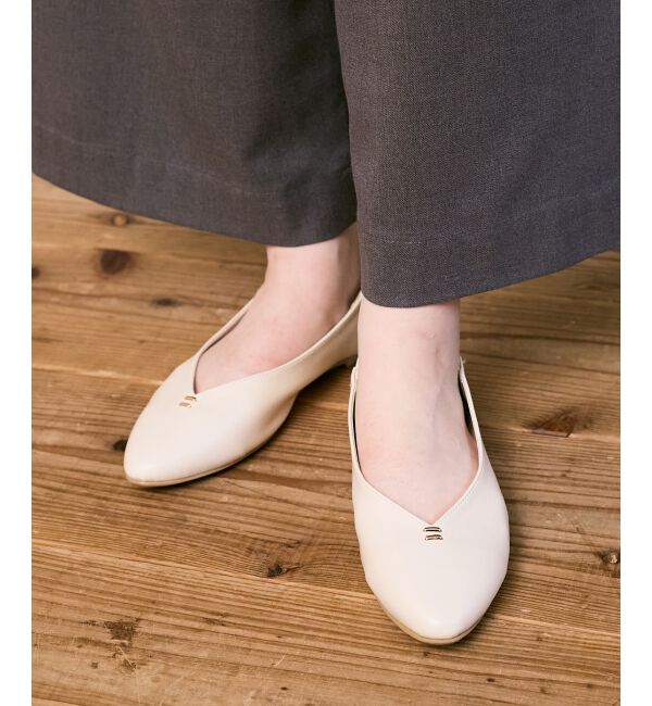  「《WEB限定アイテム》Vカットフラットパンプス」|パンプス|