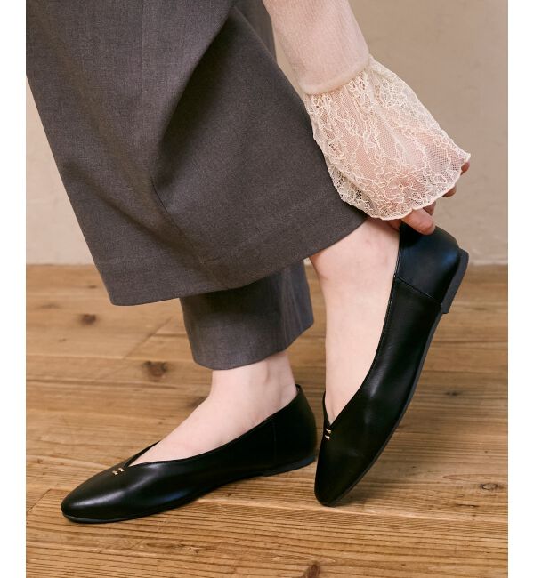  「《WEB限定アイテム》Vカットフラットパンプス」|パンプス|