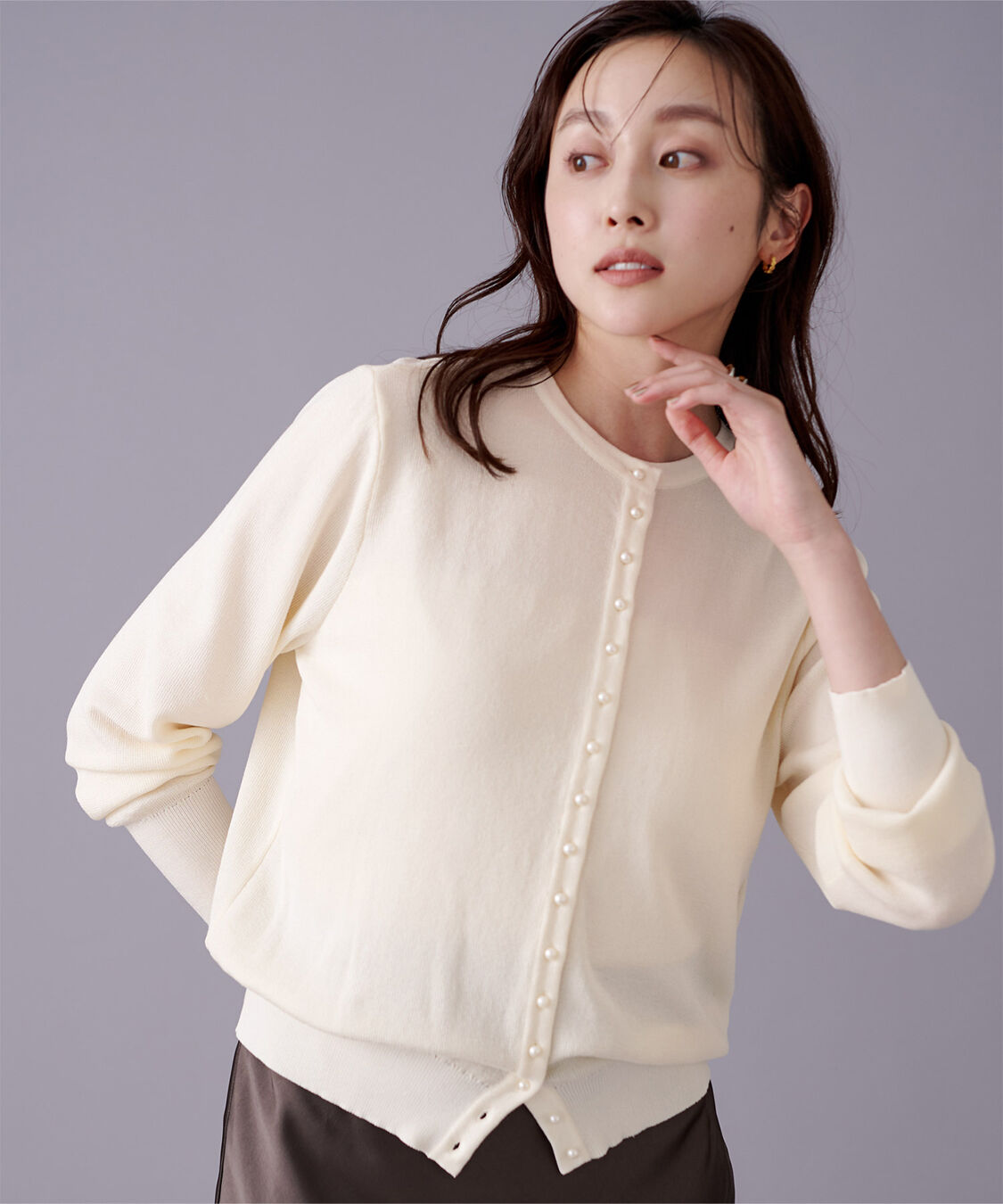 ur's「2wayパール釦ニットカーディガン」|ニット・セーター|アイボリー