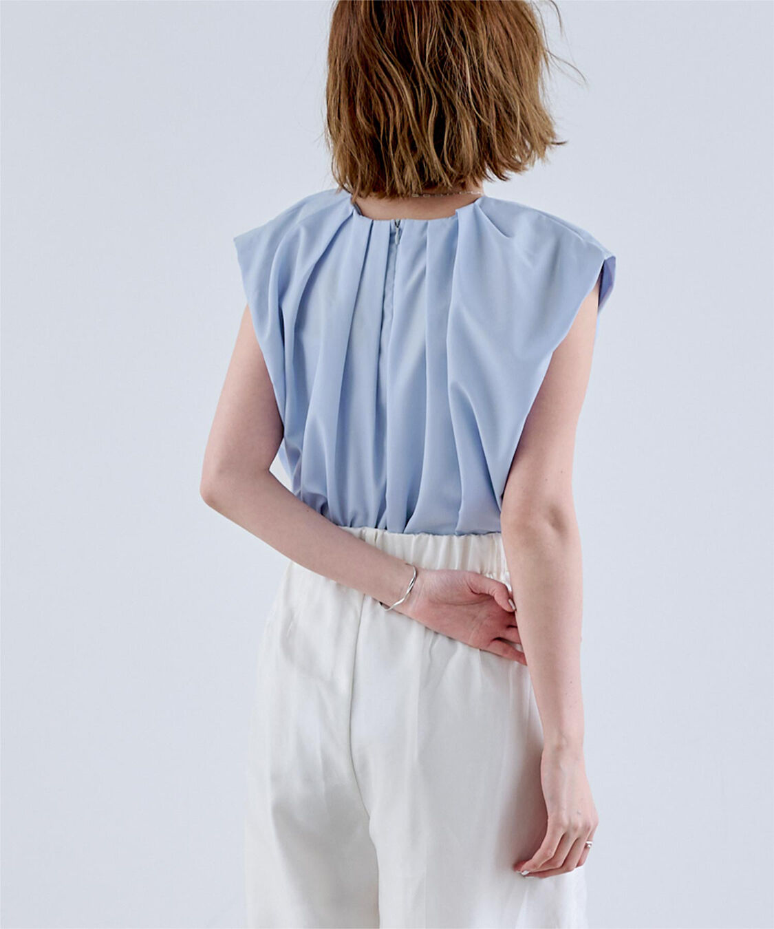 ur's「タックネックボリュームショルダートップス」|シャツ・ブラウス|