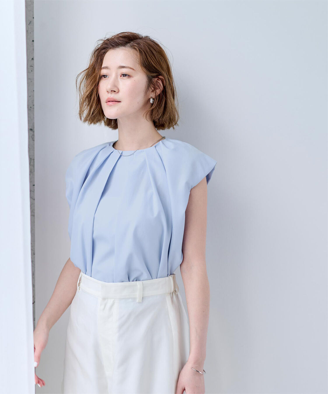 ur's「タックネックボリュームショルダートップス」|シャツ・ブラウス|