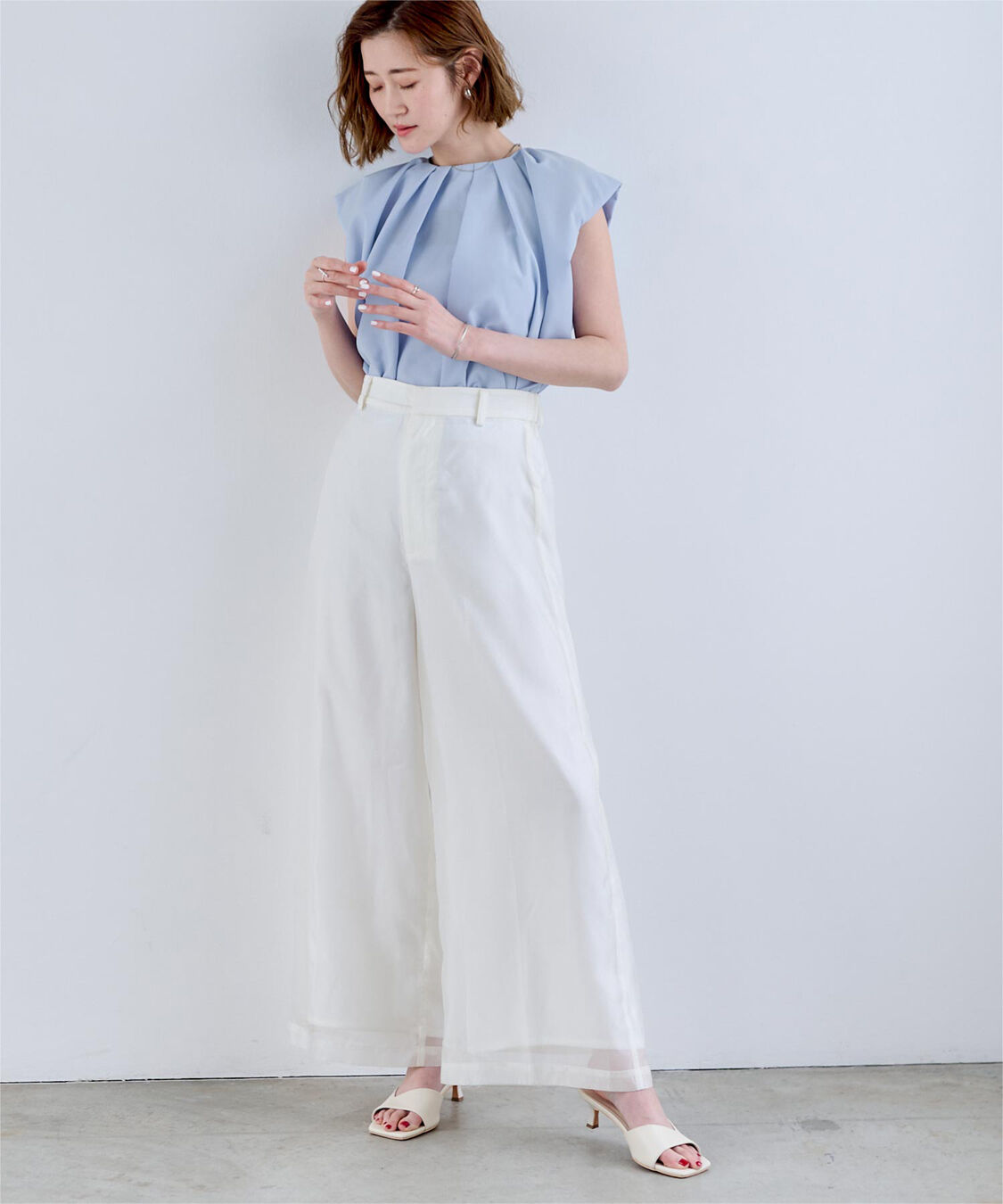 ur's「タックネックボリュームショルダートップス」|シャツ・ブラウス|