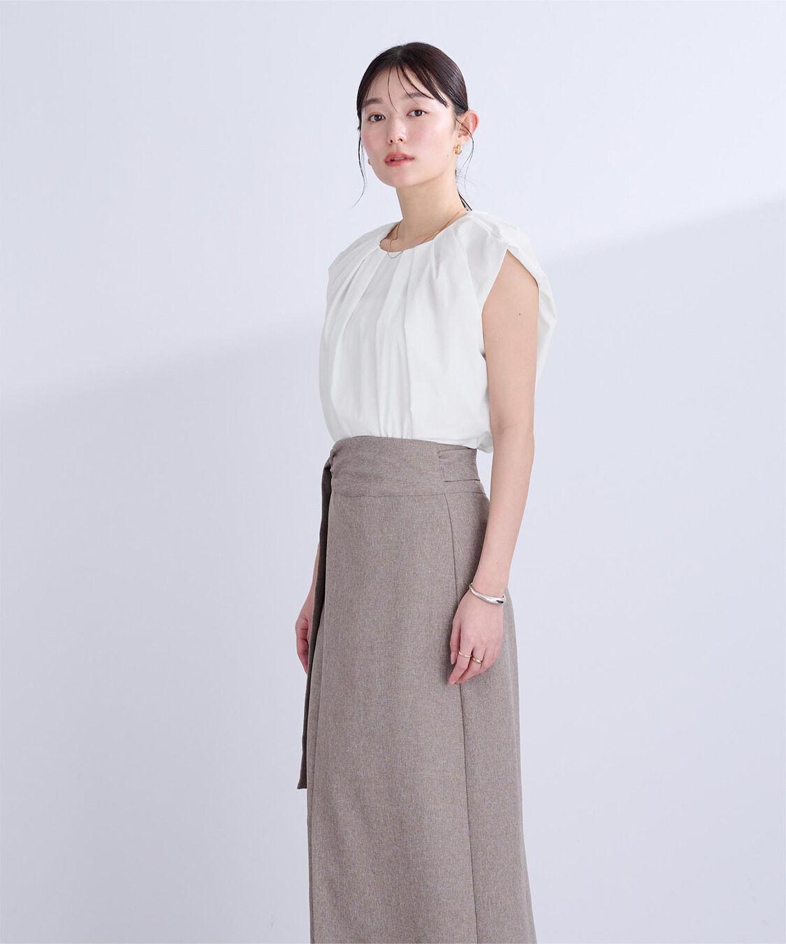 ur's「タックネックボリュームショルダートップス」|シャツ・ブラウス|