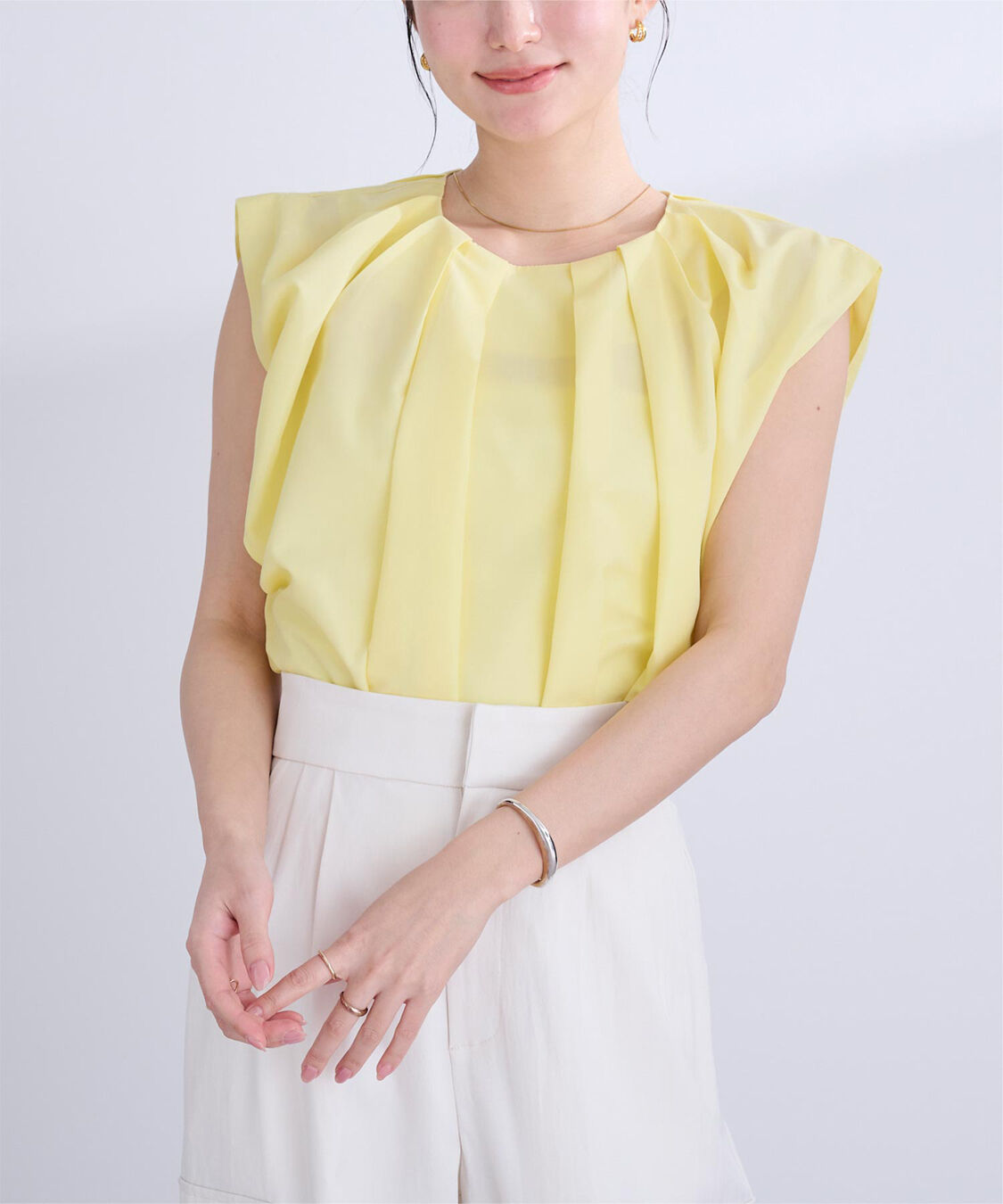 ur's「タックネックボリュームショルダートップス」|シャツ・ブラウス|