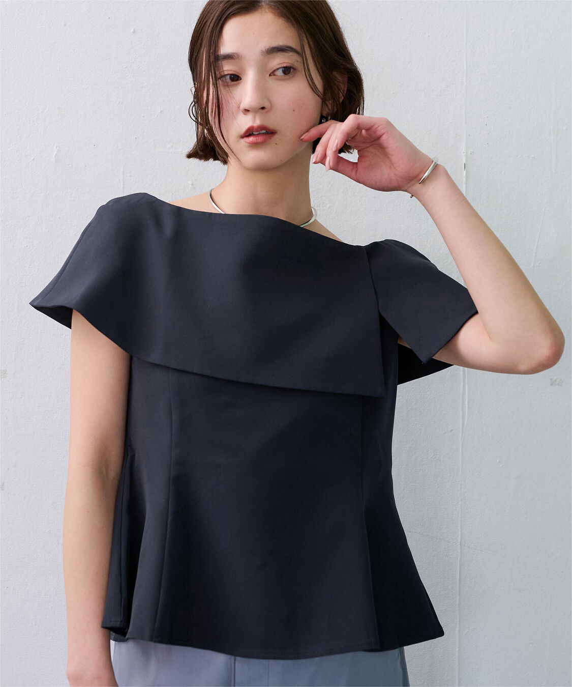 ur's「ケープデザインペプラムトップス」|シャツ・ブラウス|ダークネイビー