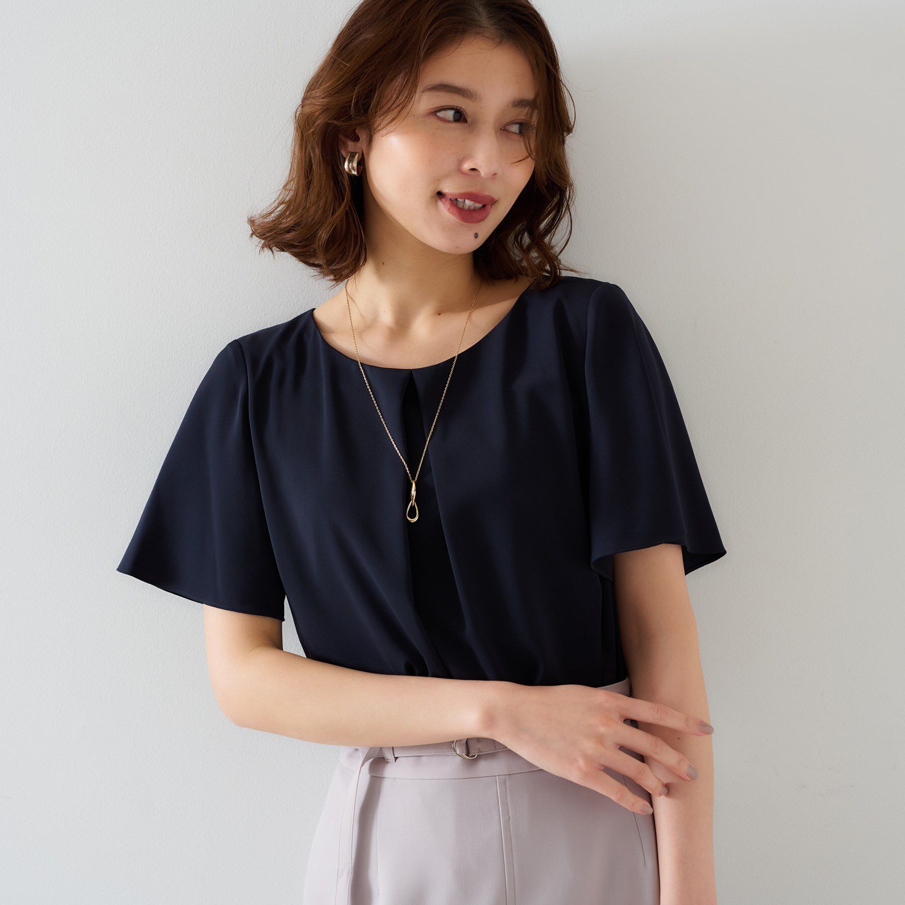 UNTITLED「【通勤／二の腕カバー】フロントタックブラウス」|シャツ・ブラウス|ネイビー(694)