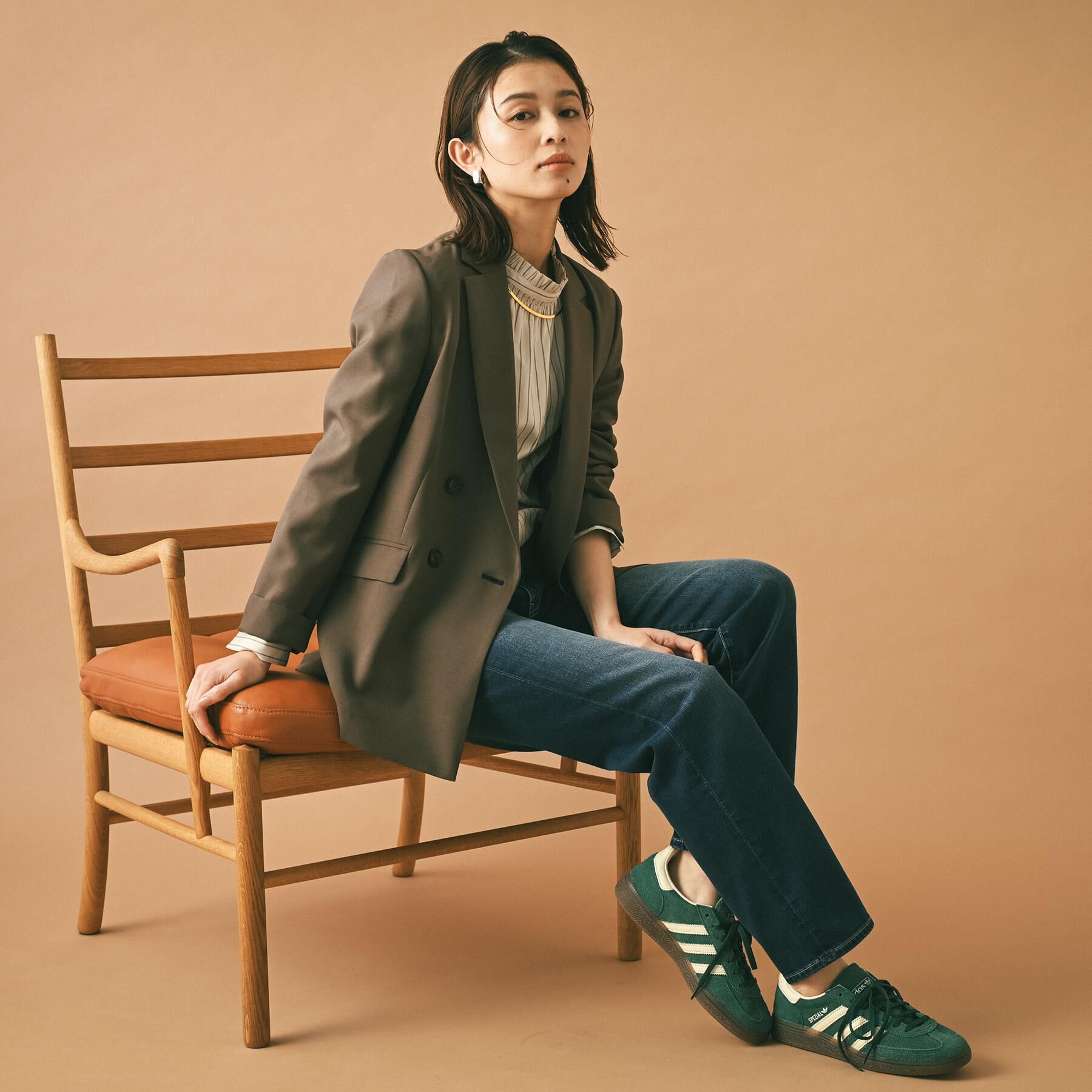 UNTITLED「【コットン100/洗える】シャーリングフリルネックブラウス」|シャツ・ブラウス|