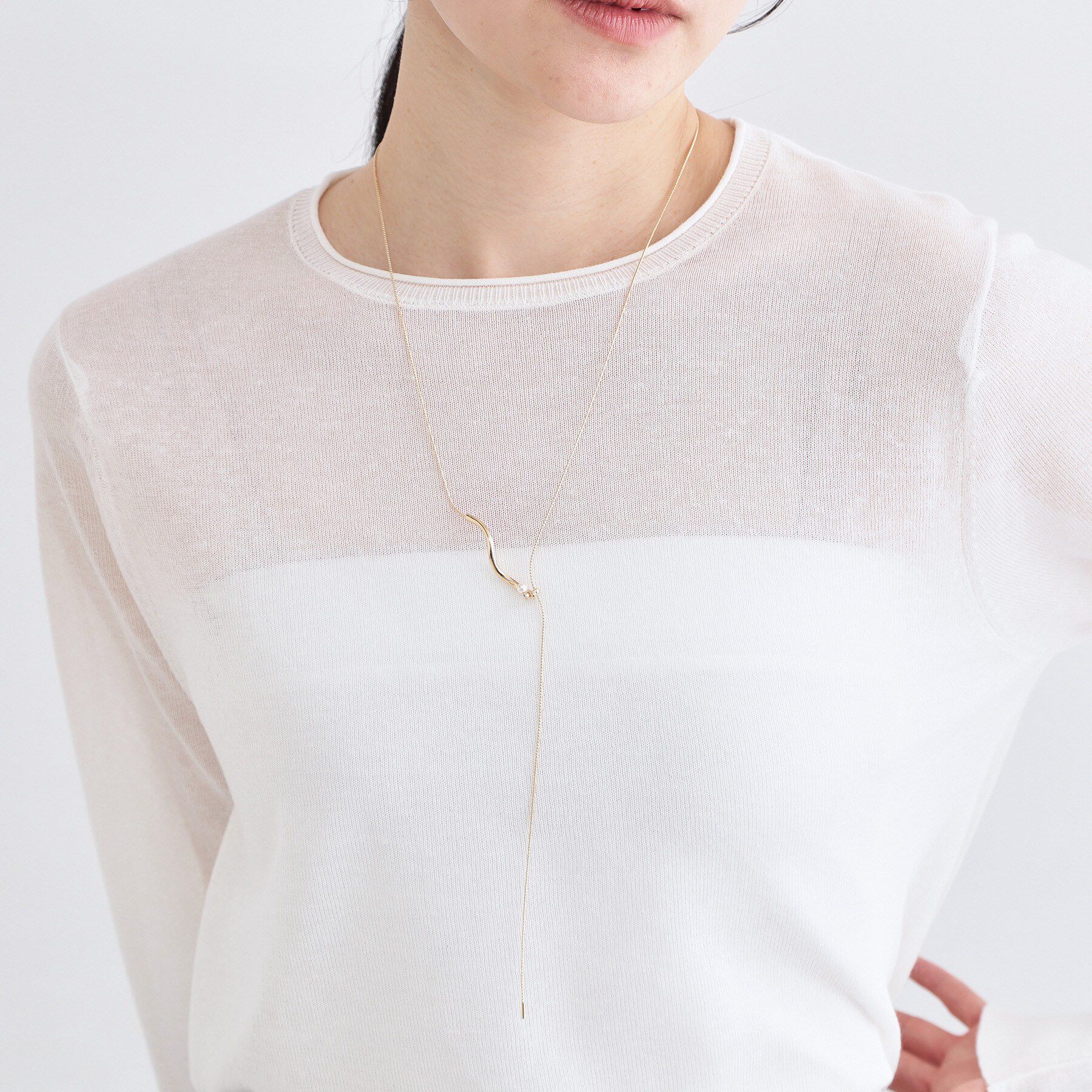 OPAQUE.CLIP「カーブメタル&times;ミニパール調ビジュースライドネックレス」|ネックレス|