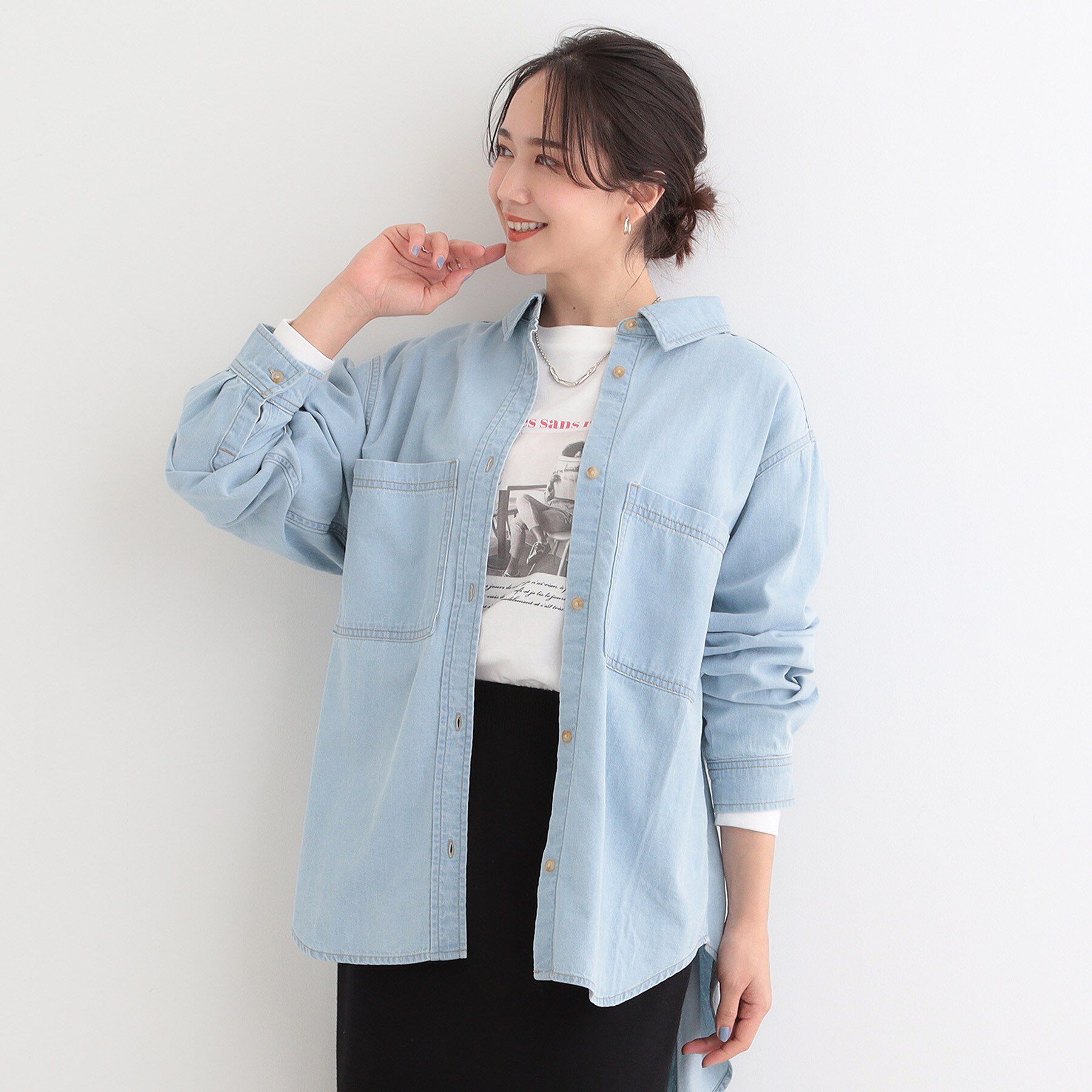 SHOO･LA･RUE「【洗濯機可/ライトオンスデニム】こなれ感をプラスする BIGポケットデニムシャツ」|シャツ・ブラウス|