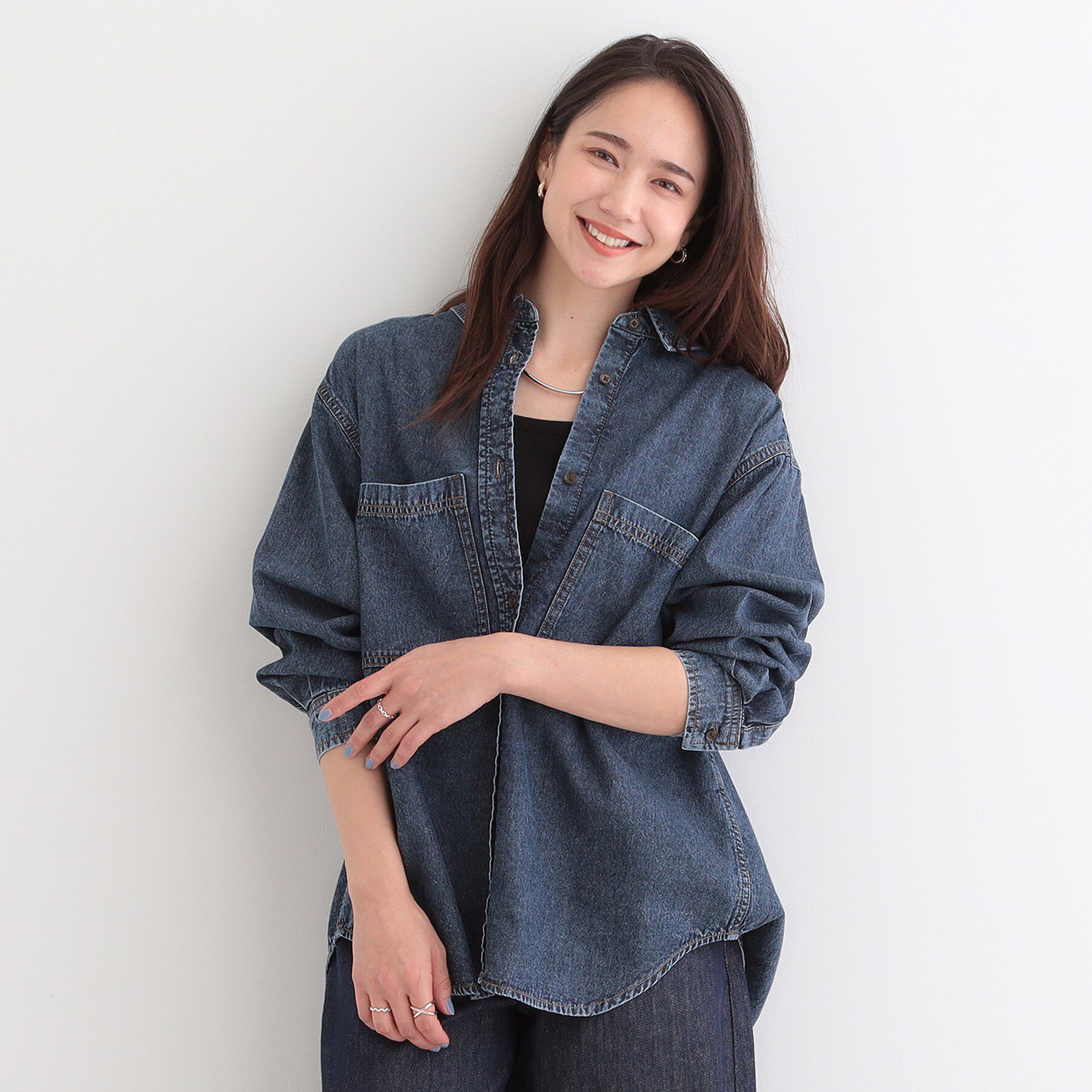 SHOO･LA･RUE「【洗濯機可/ライトオンスデニム】こなれ感をプラスする BIGポケットデニムシャツ」|シャツ・ブラウス|