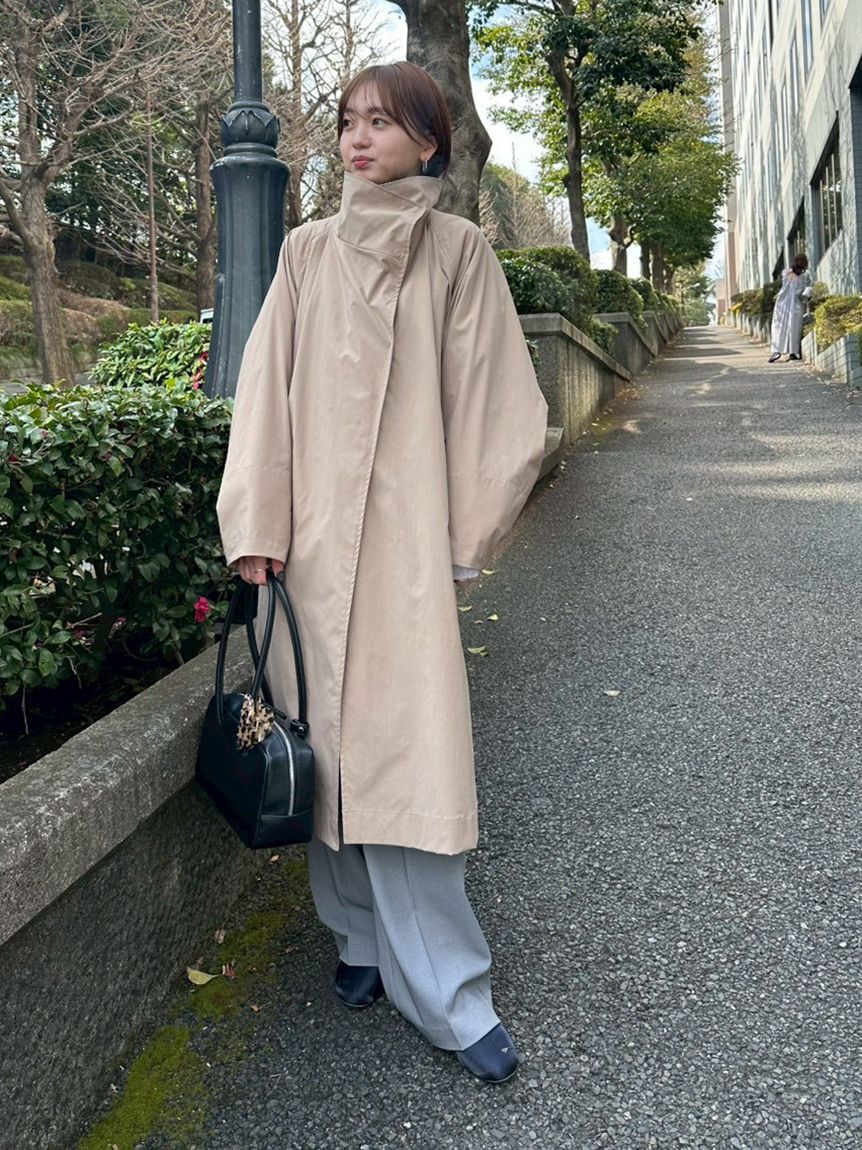 emmi atelier「ボリュームスリーブロングコート/撥水」|トレンチコート|BEG