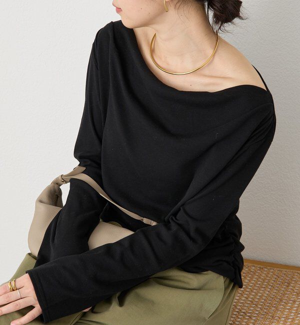  「予約【ワンショルやオフショルにも】ネックコンシャスカットソー」|Tシャツ・カットソー|